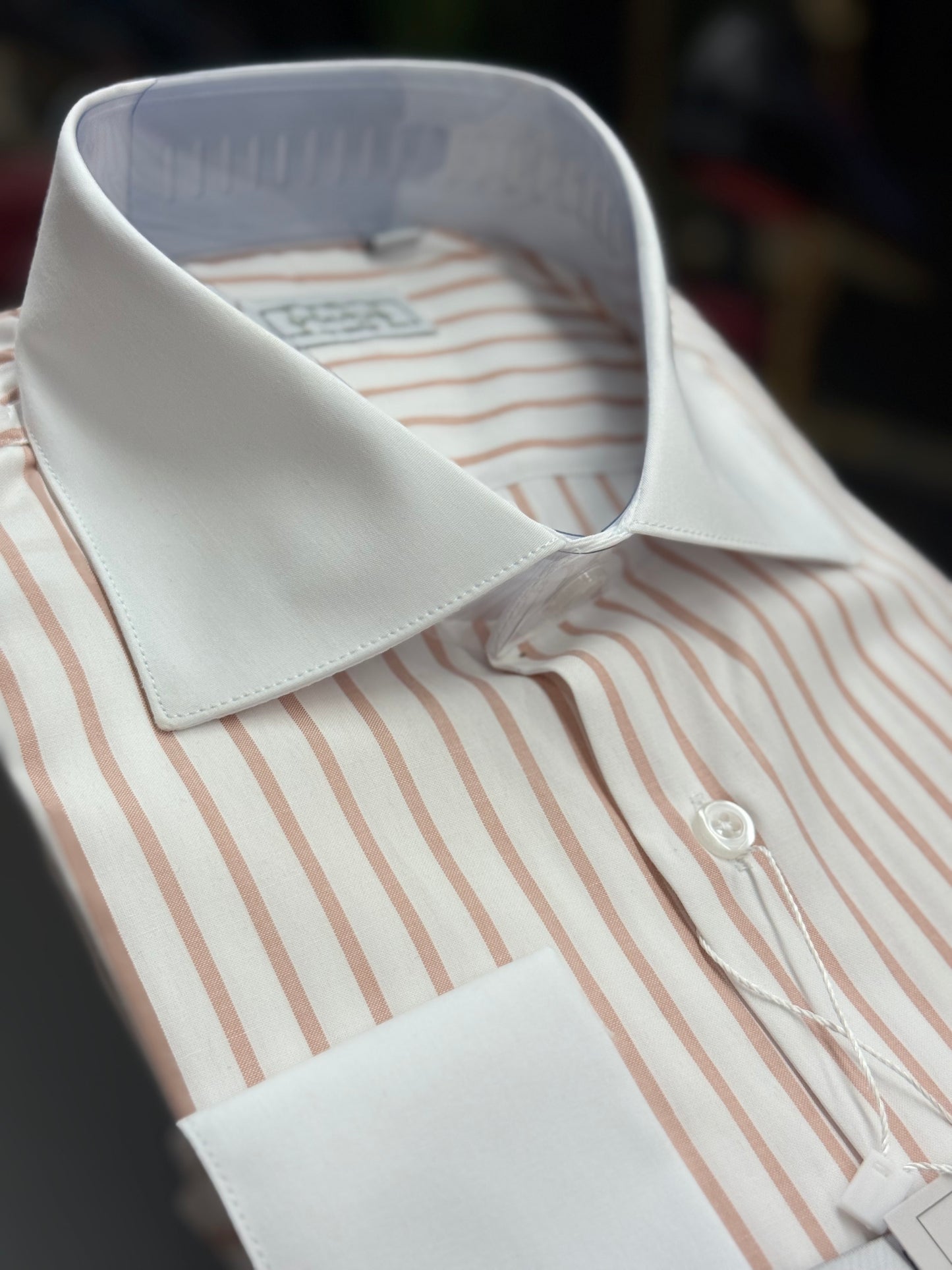 White spread collar / Nude striped cotton shirt slim