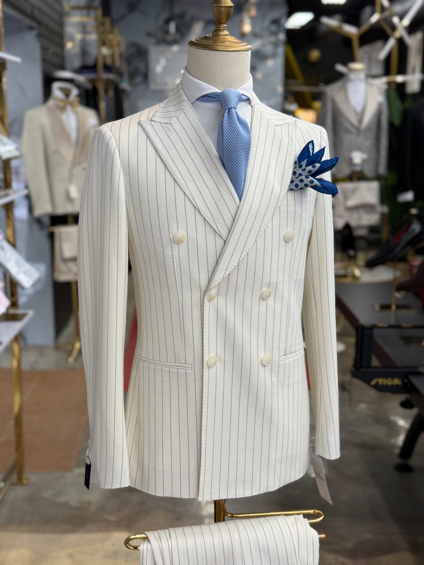 Off-White | L blue Prestige Seersucker Pinstripe