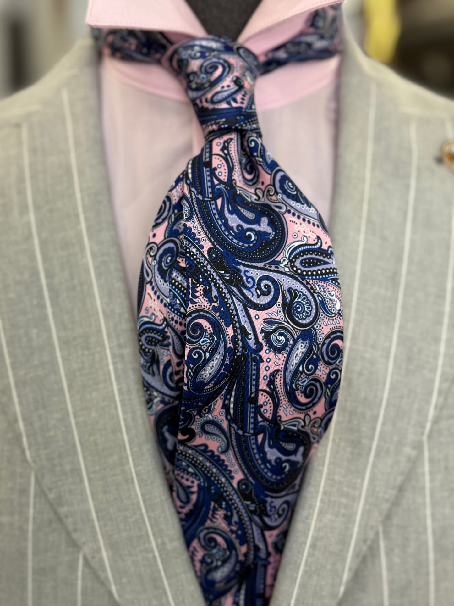 Necktie Pink/Blue big paisley