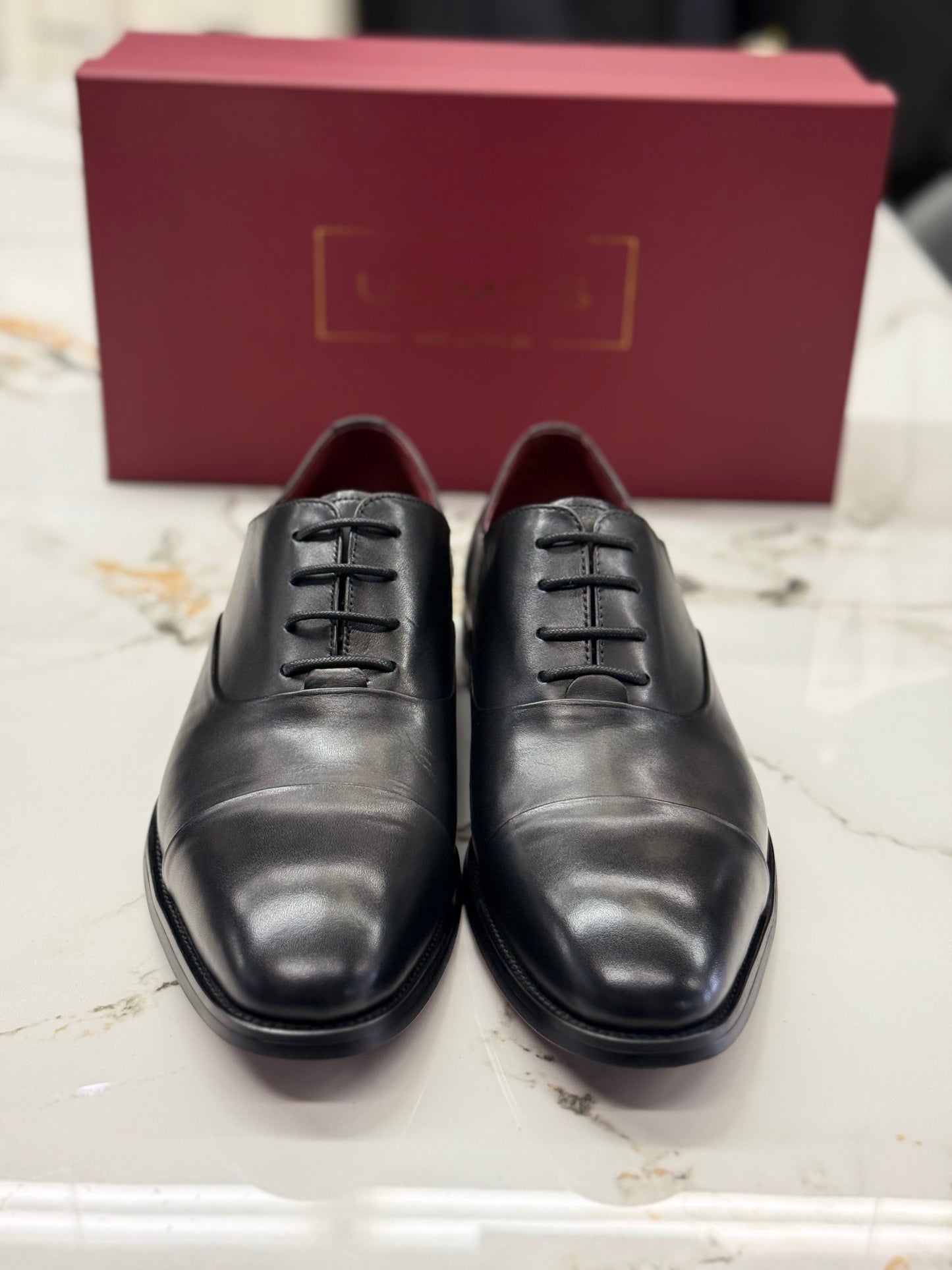 UOMOS Oxford Black pure leather