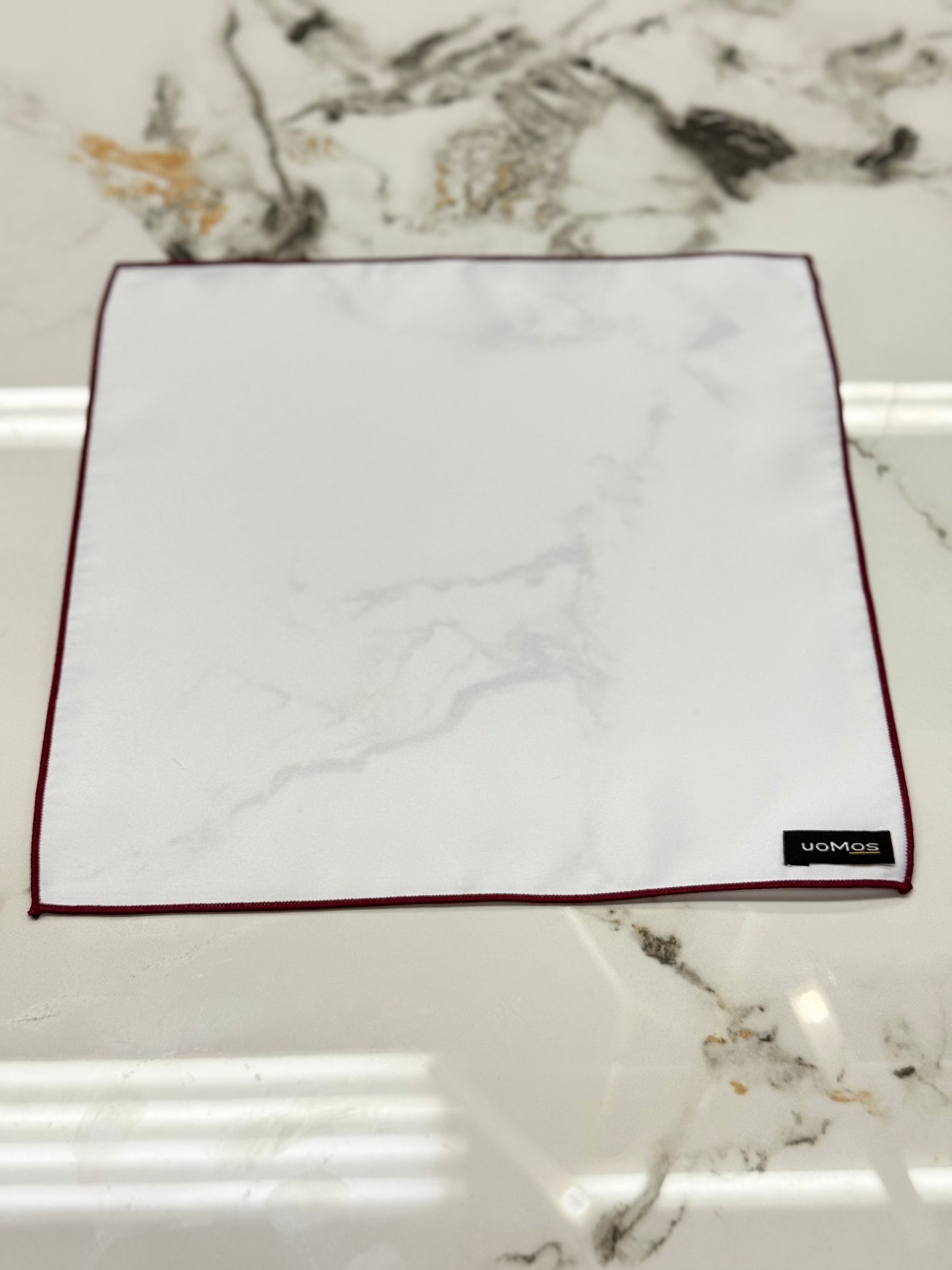 White pocket square / Burgundy trim