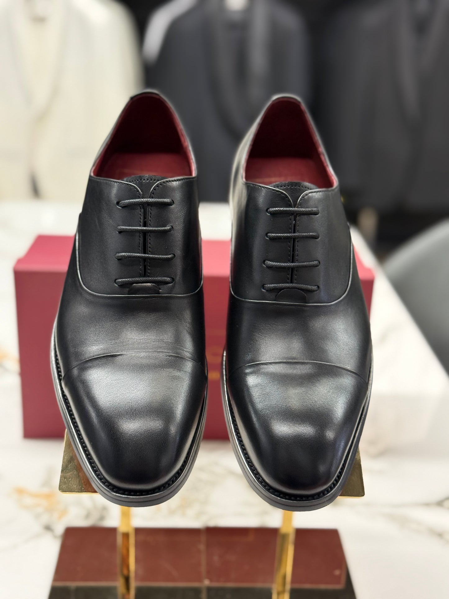 UOMOS Oxford Black pure leather