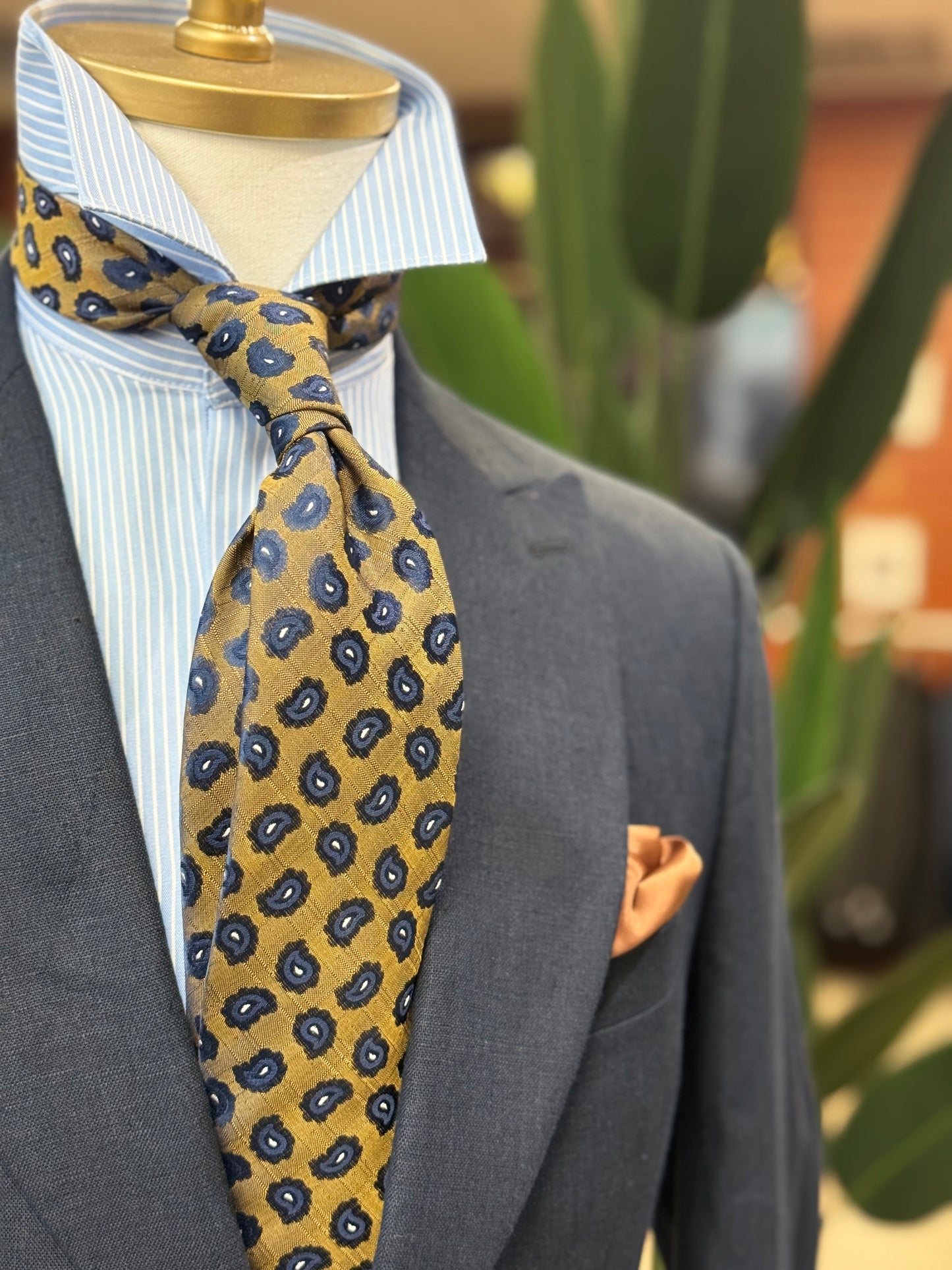 Necktie Mustard mid size paisley in mid night blue