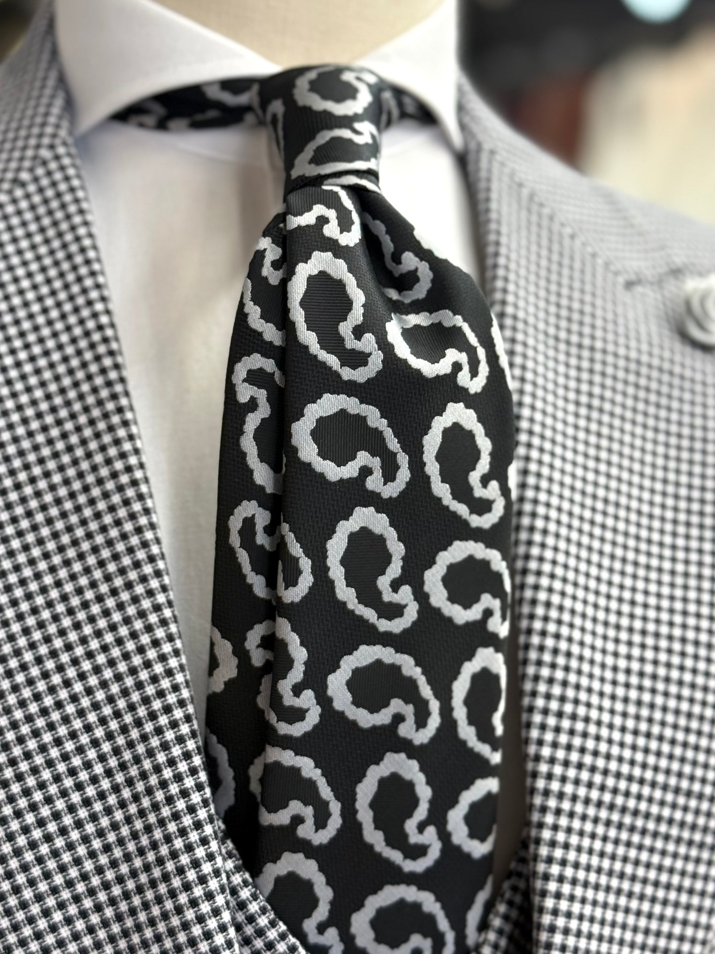 Necktie Paisley Black & silver