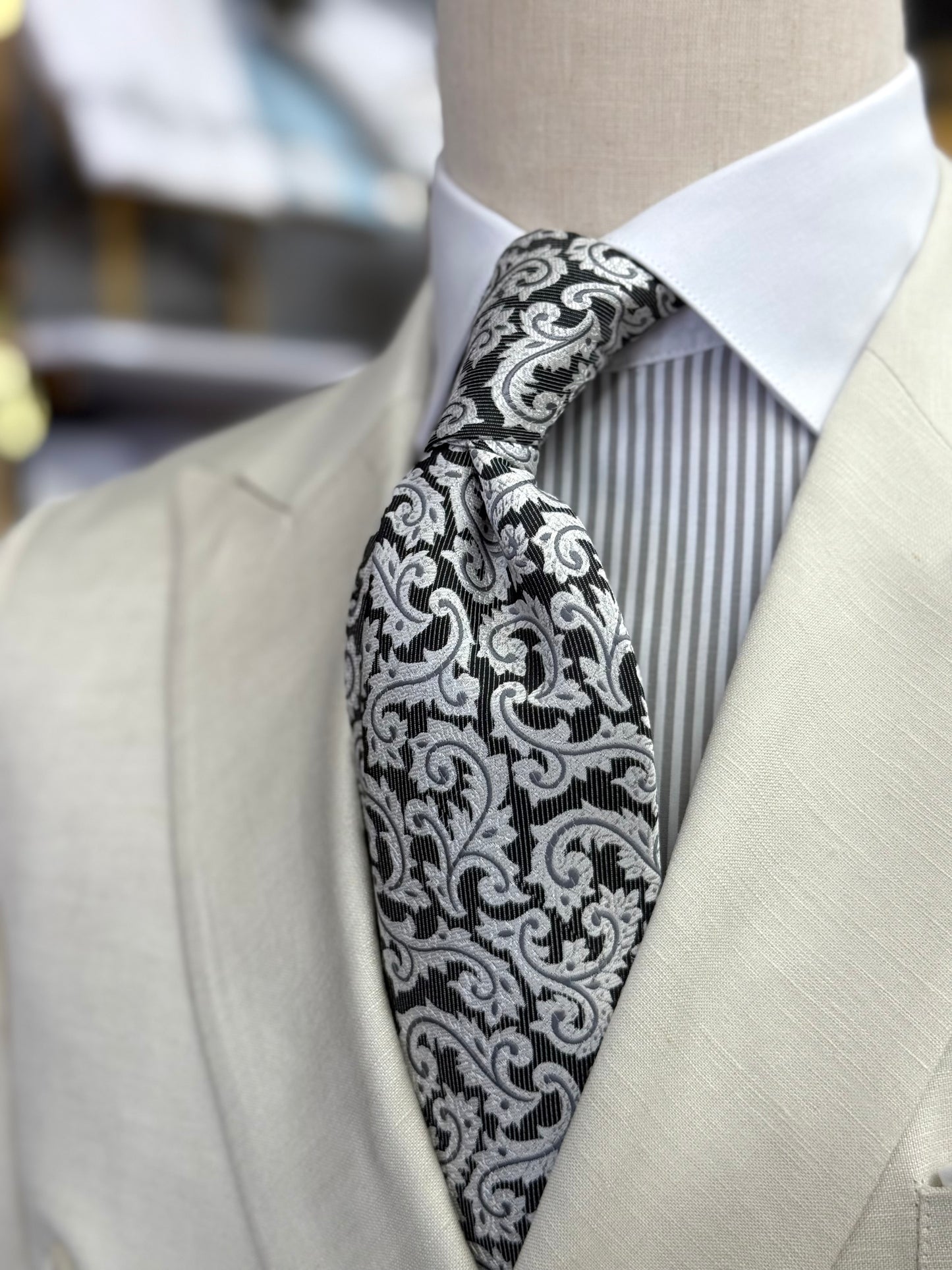 Necktie Silver & Black Baroque