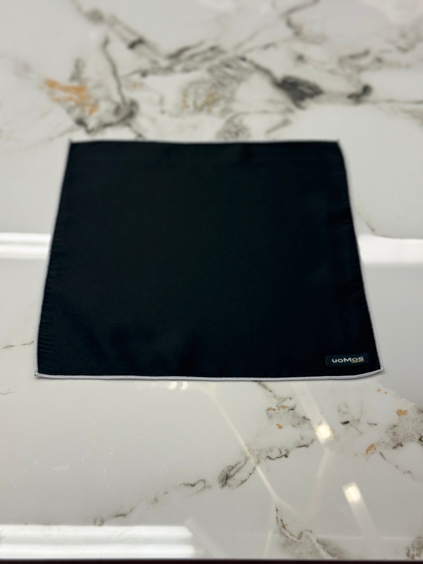 Black pocket square / White trim
