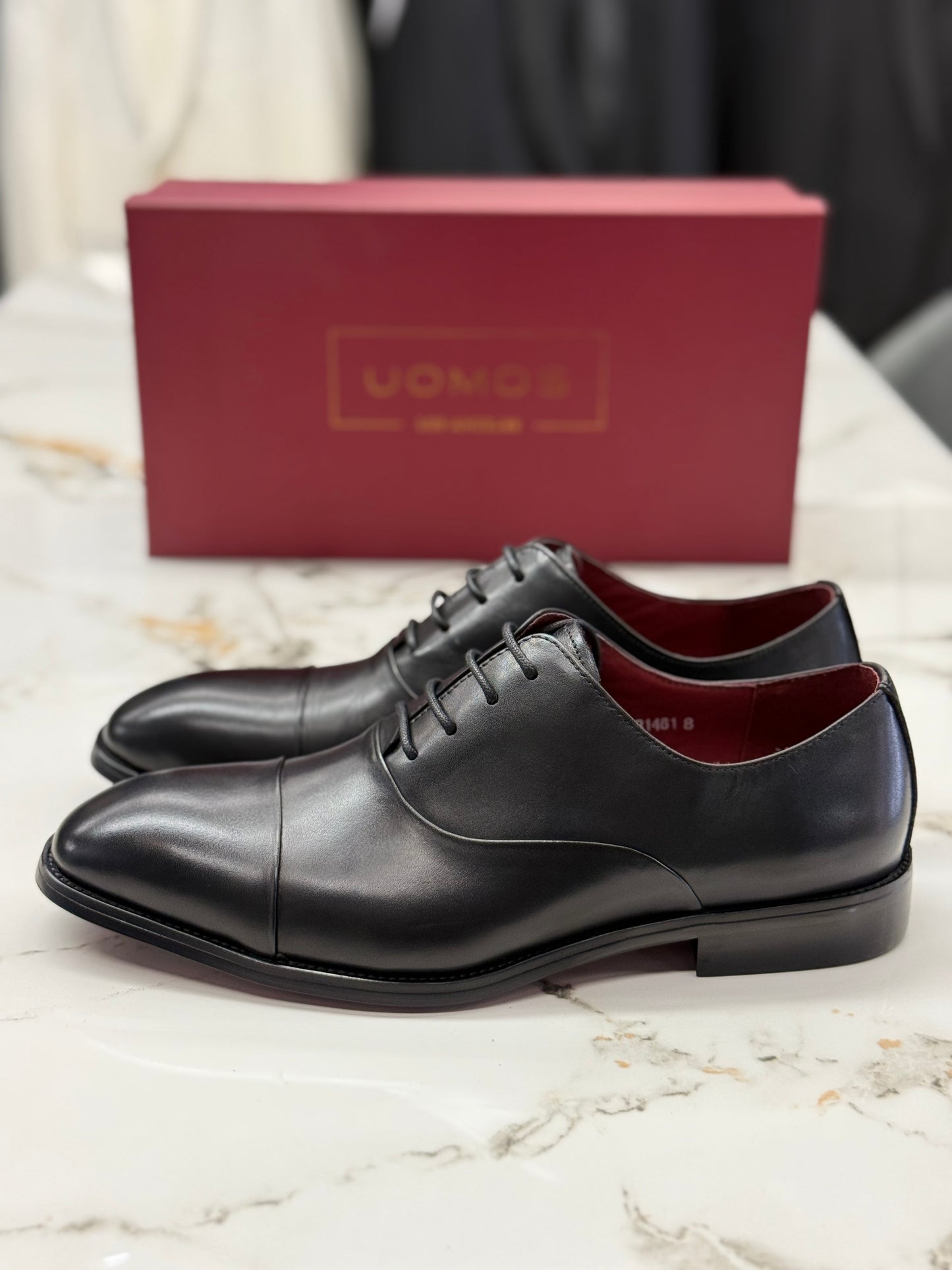 UOMOS Oxford Black pure leather