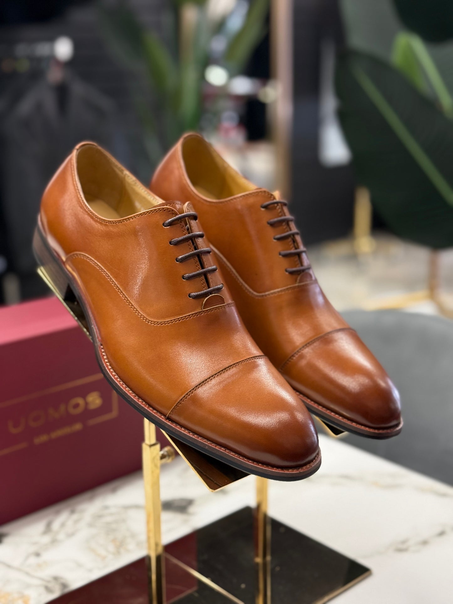 UOMOS Oxford tan pure leather