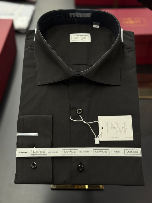Black spread collar, regular cuffs