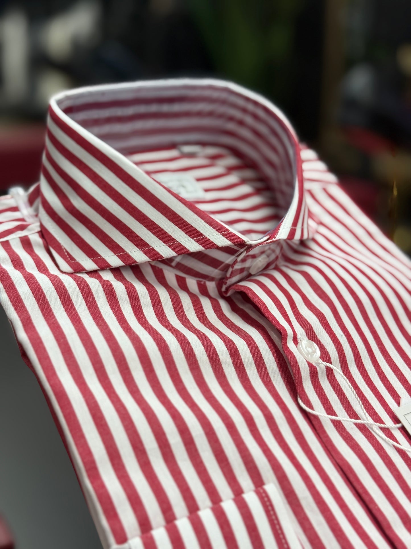 White and Red striped cut-away cotton shirt slim