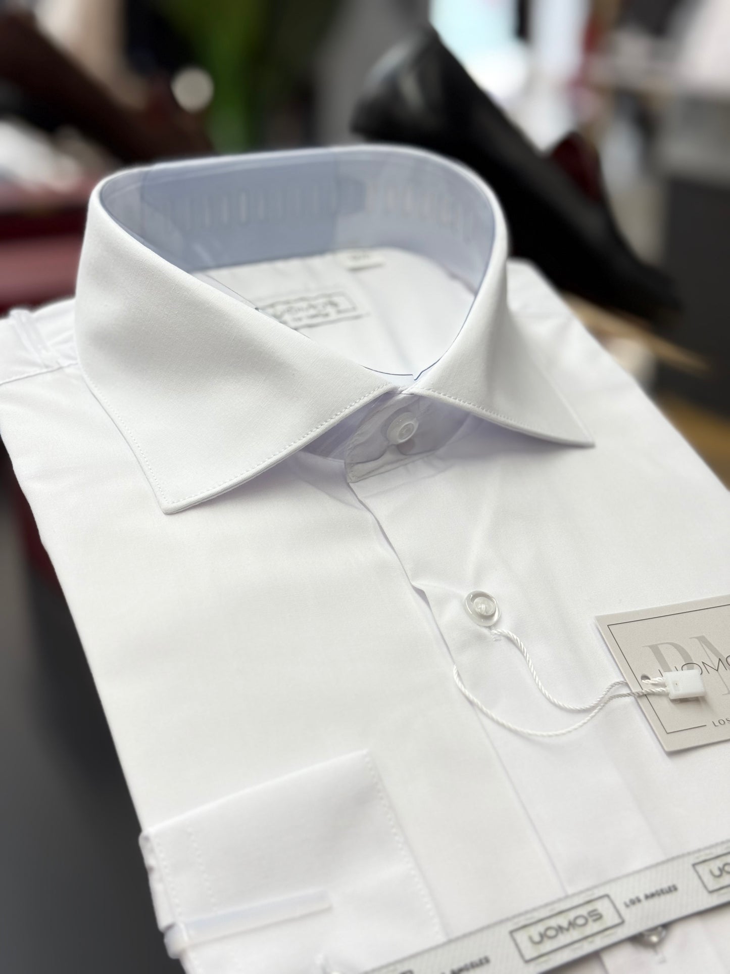 White poplin spread collar, regular button cuffs