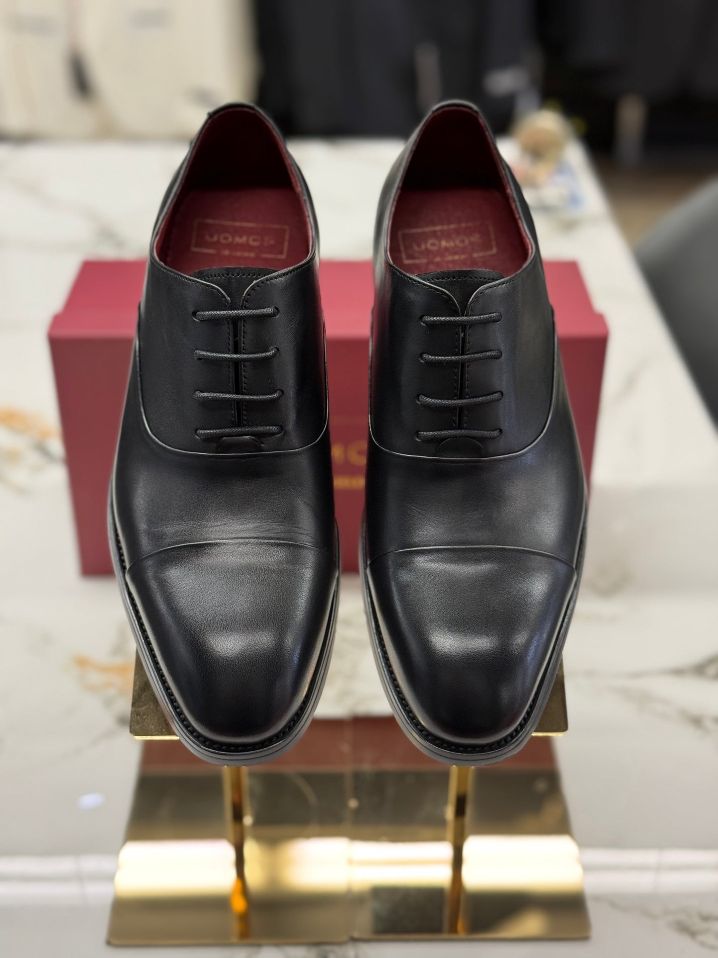 UOMOS Oxford Black pure leather