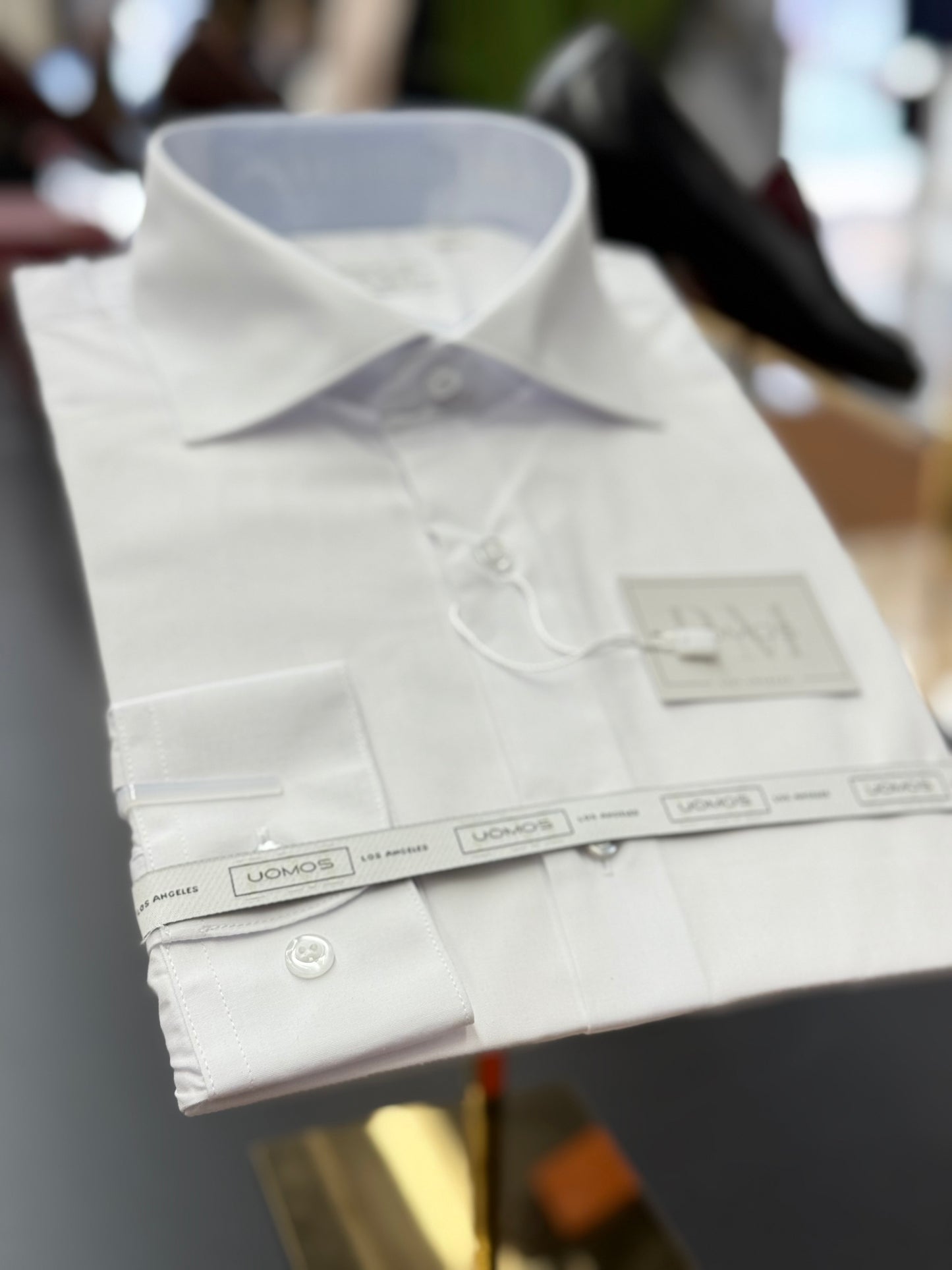 White poplin spread collar, regular button cuffs