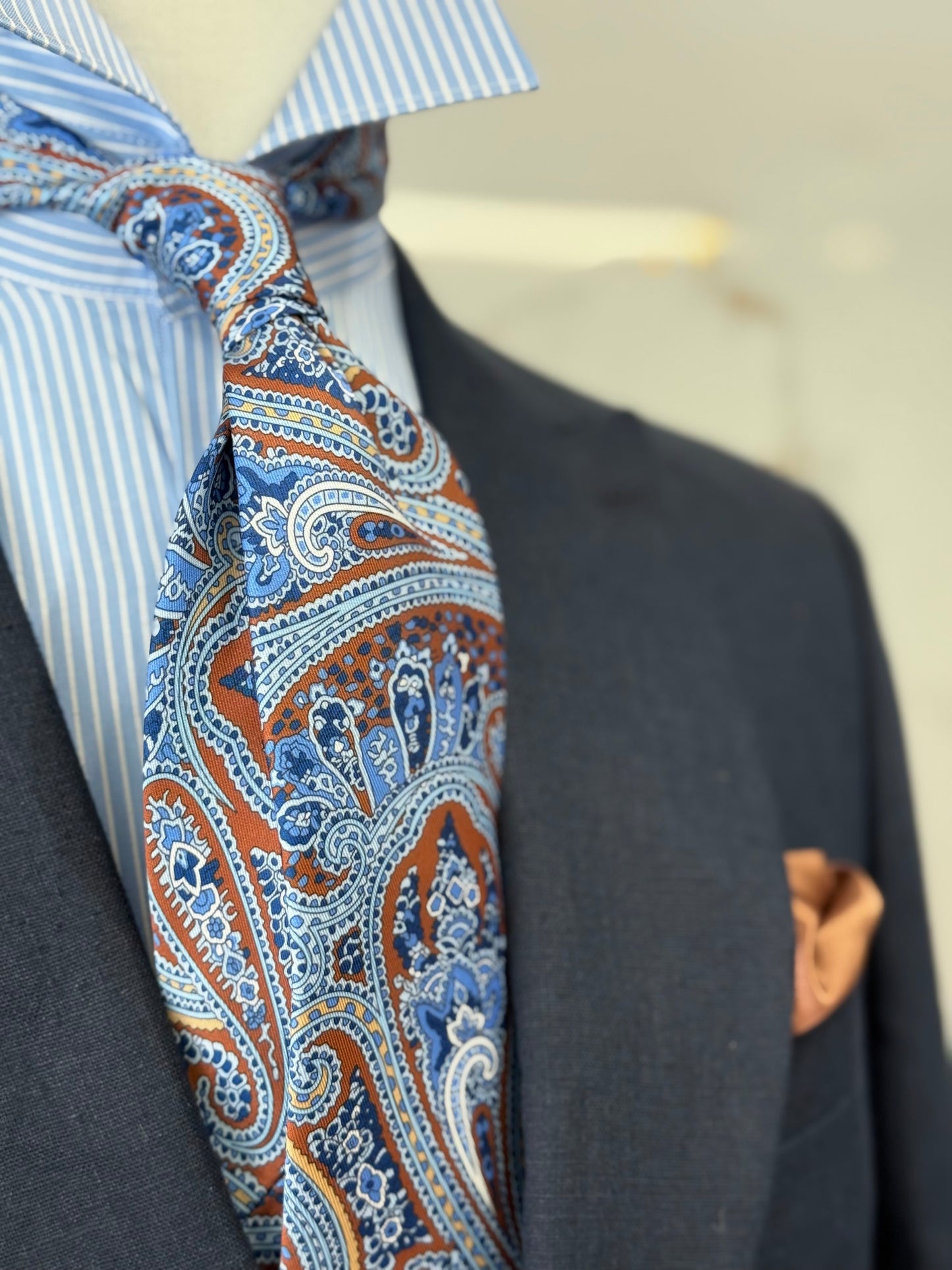 Necktie paisley bronce and blue