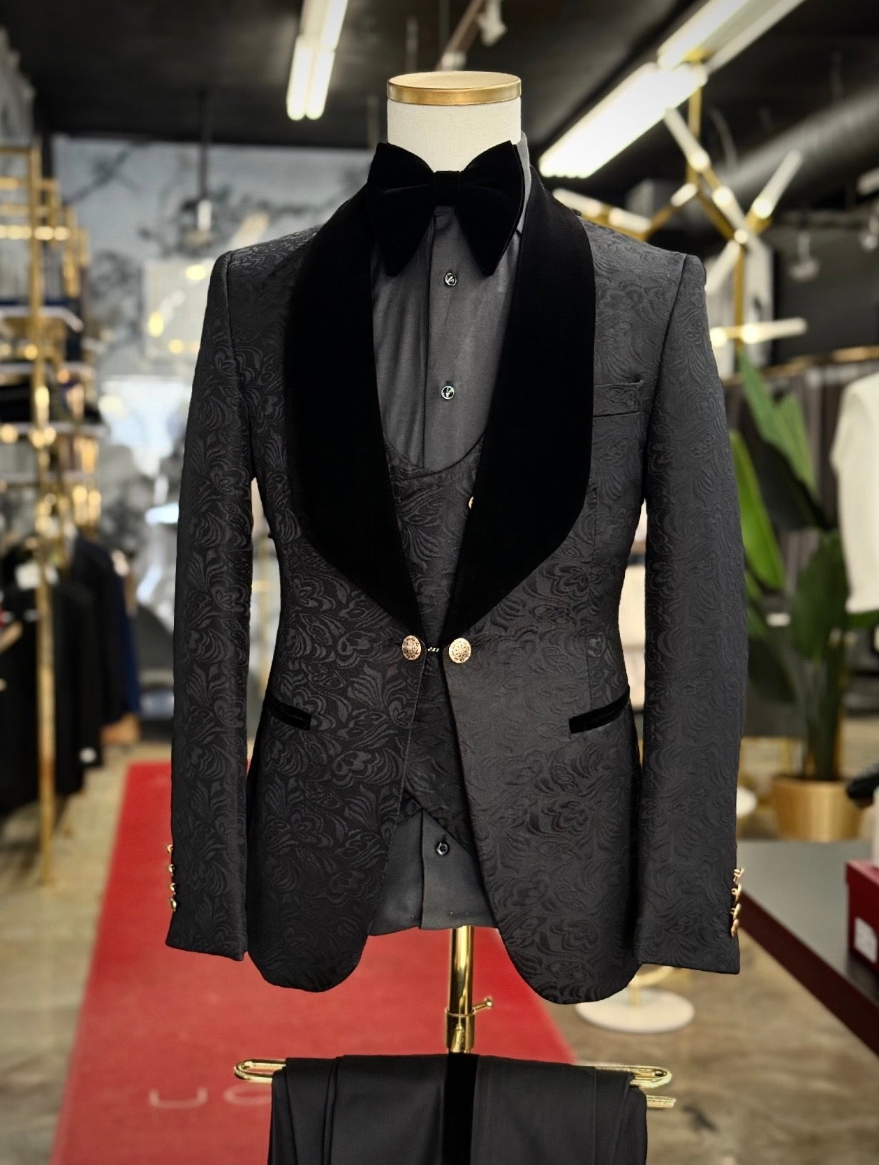 Black Jacquard Shawl Lapel Tuxedo
