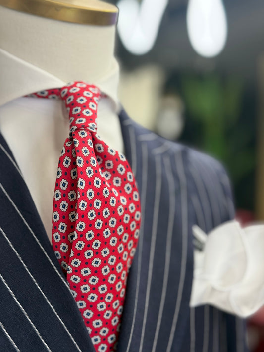 Necktie Crimsom Small Medallion