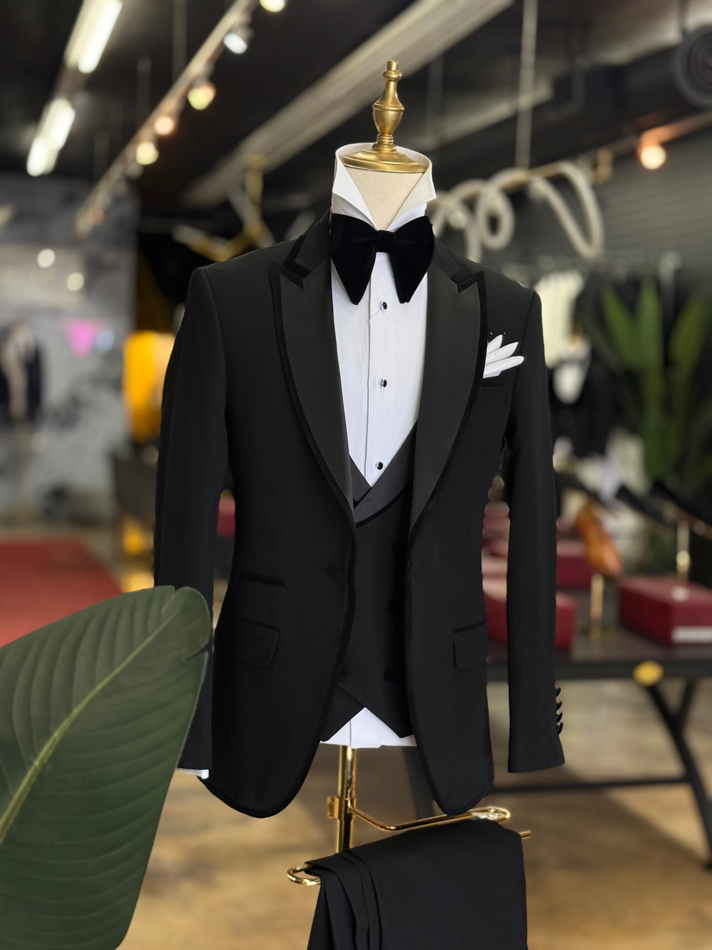 Black Signature Velvet Trim Peak Euro Tuxedo
