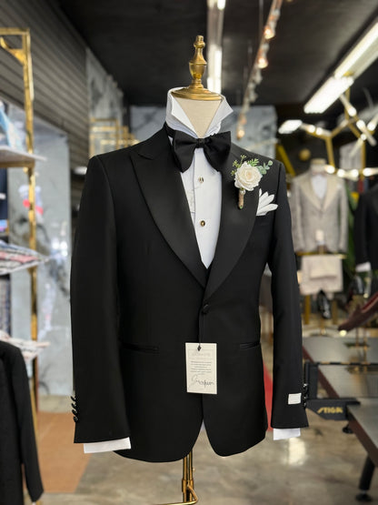Wide Peak Lapel Black Tuxedo Uomos