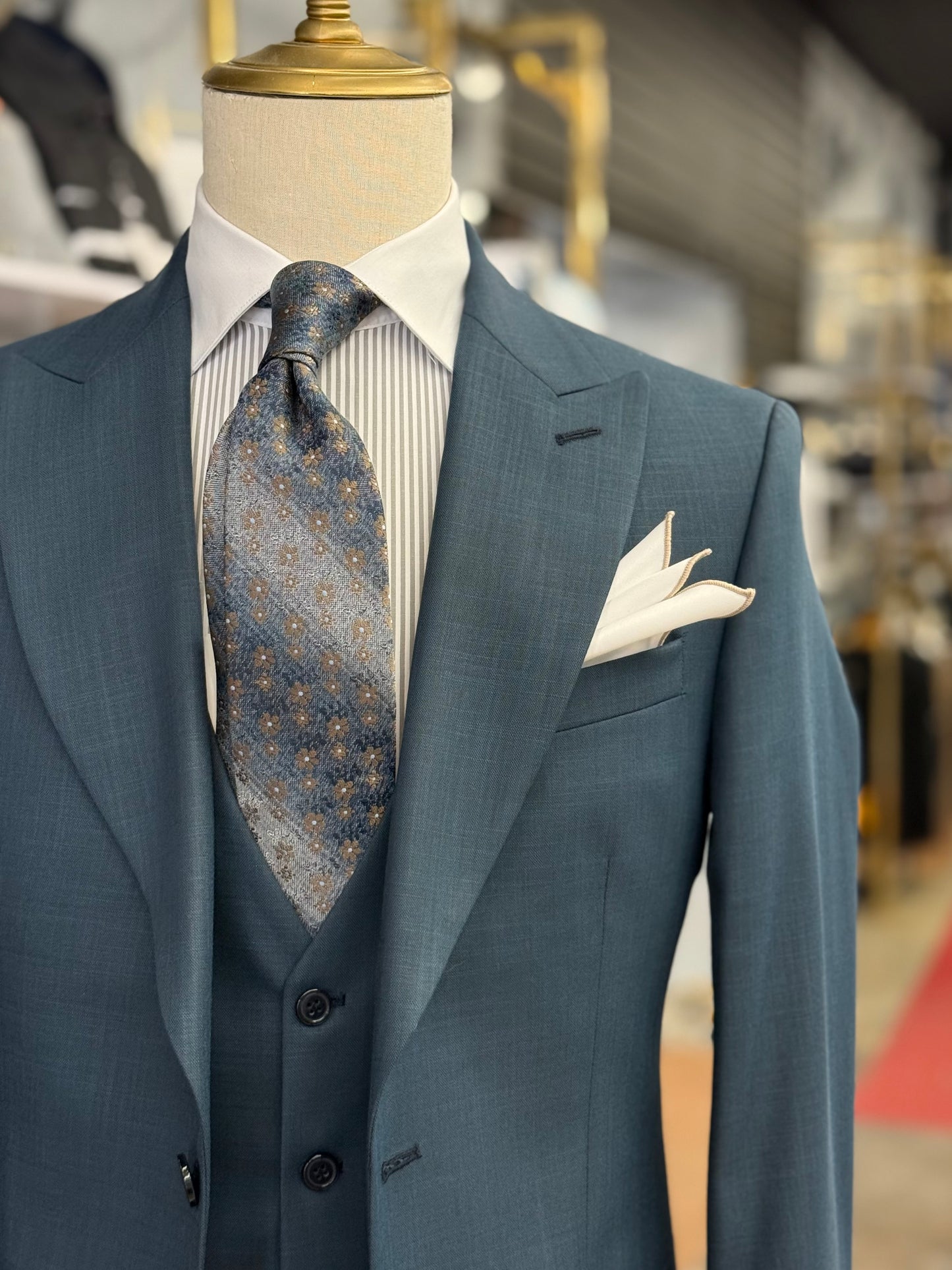 Aqua Teal Three Pieces Wide Peak Lapel Suit
