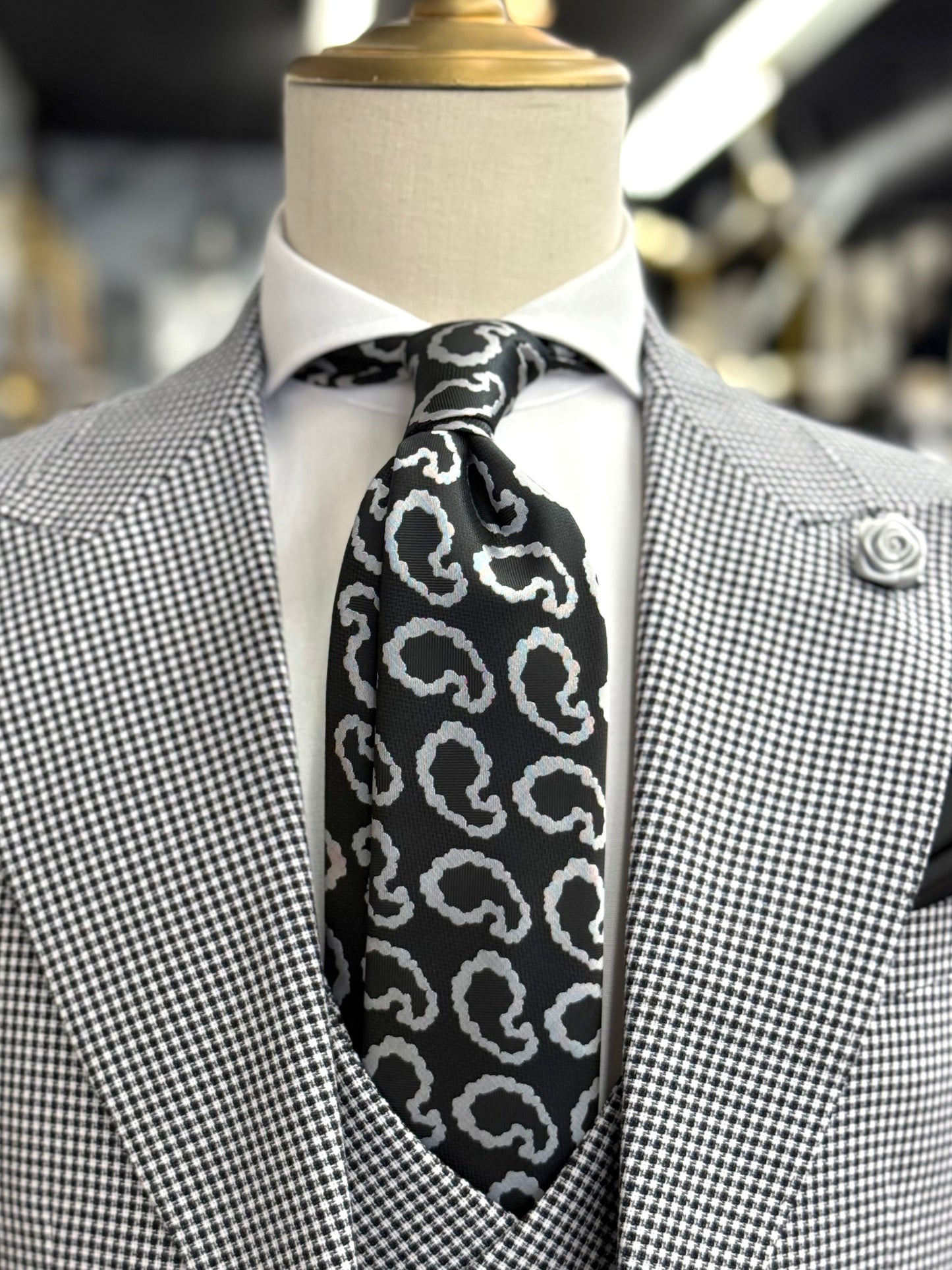 Necktie Paisley Black & silver