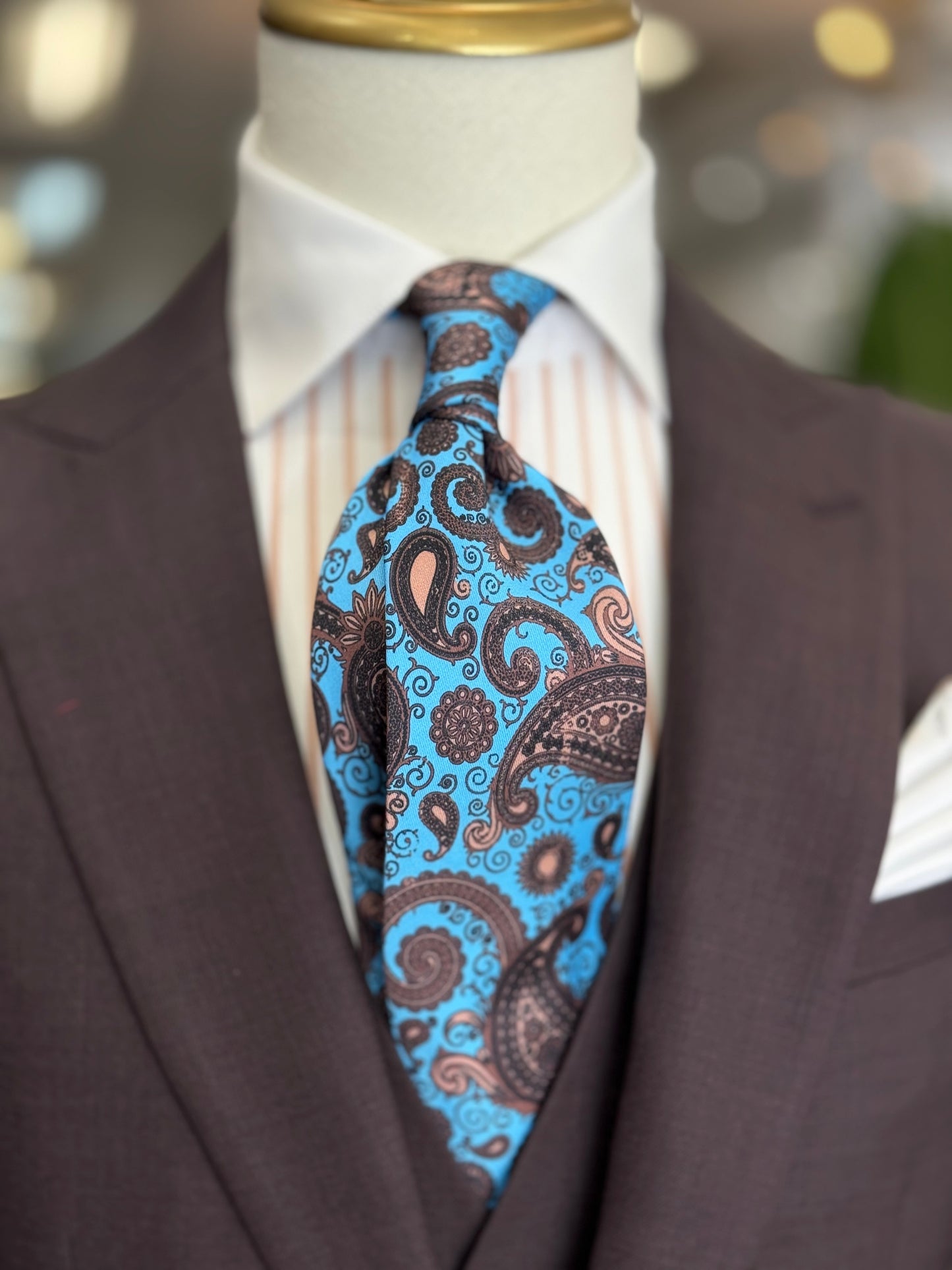 Necktie Capri Blue & Nude Paisley