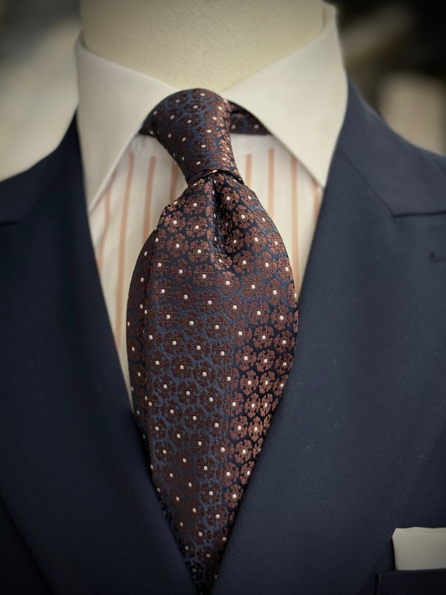 Necktie Navy & Chocolate Medallion