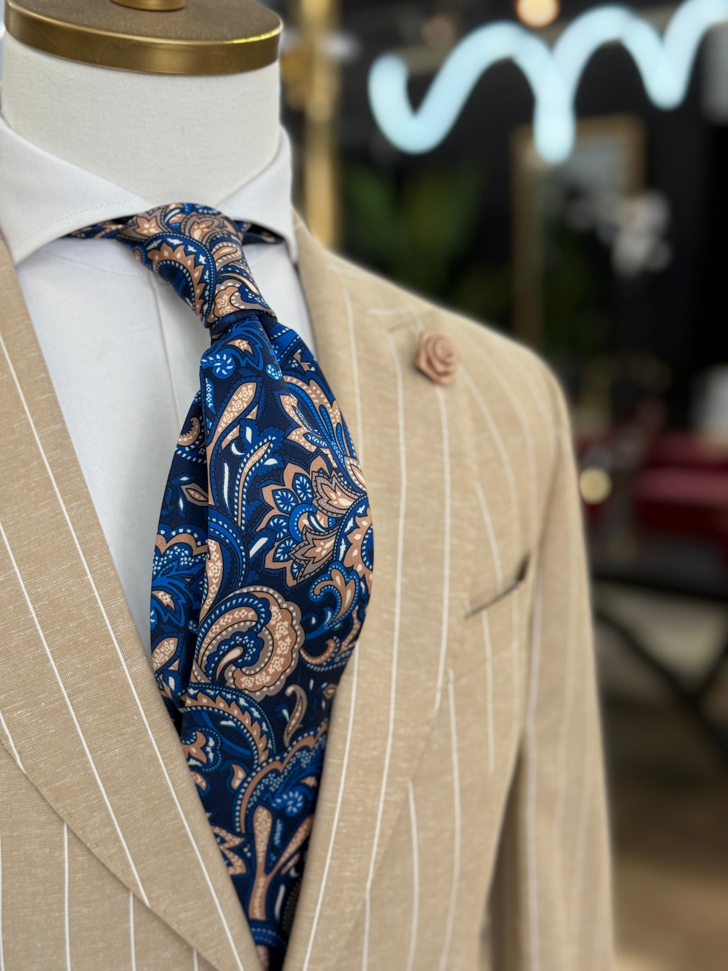 Necktie Big Paisley Navy Blue & Gold