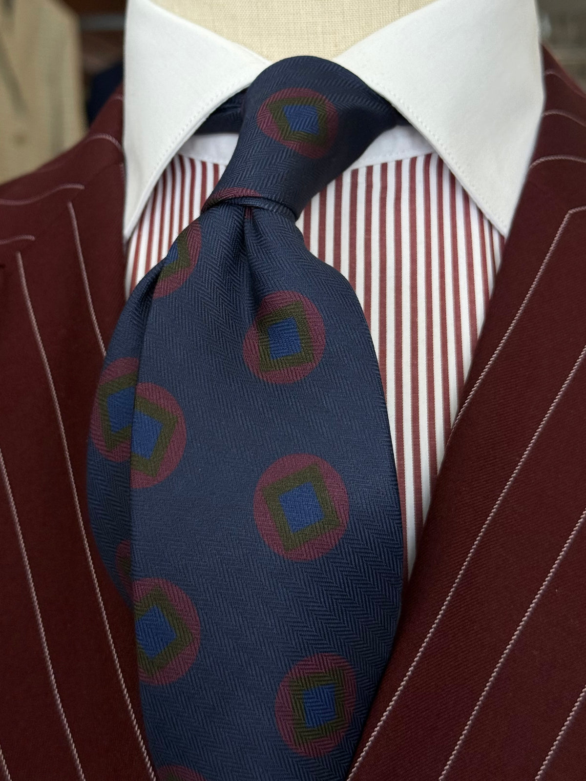 Necktie Big Medallion Navy & Burgundy