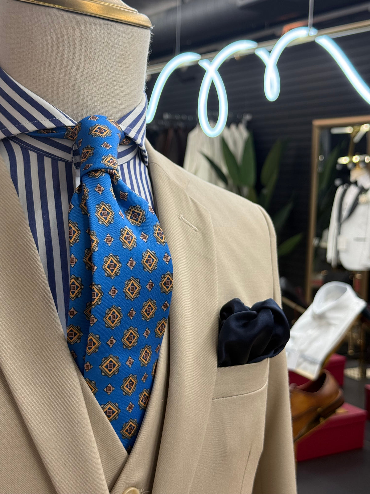 Necktie Royal & Gold Geometric