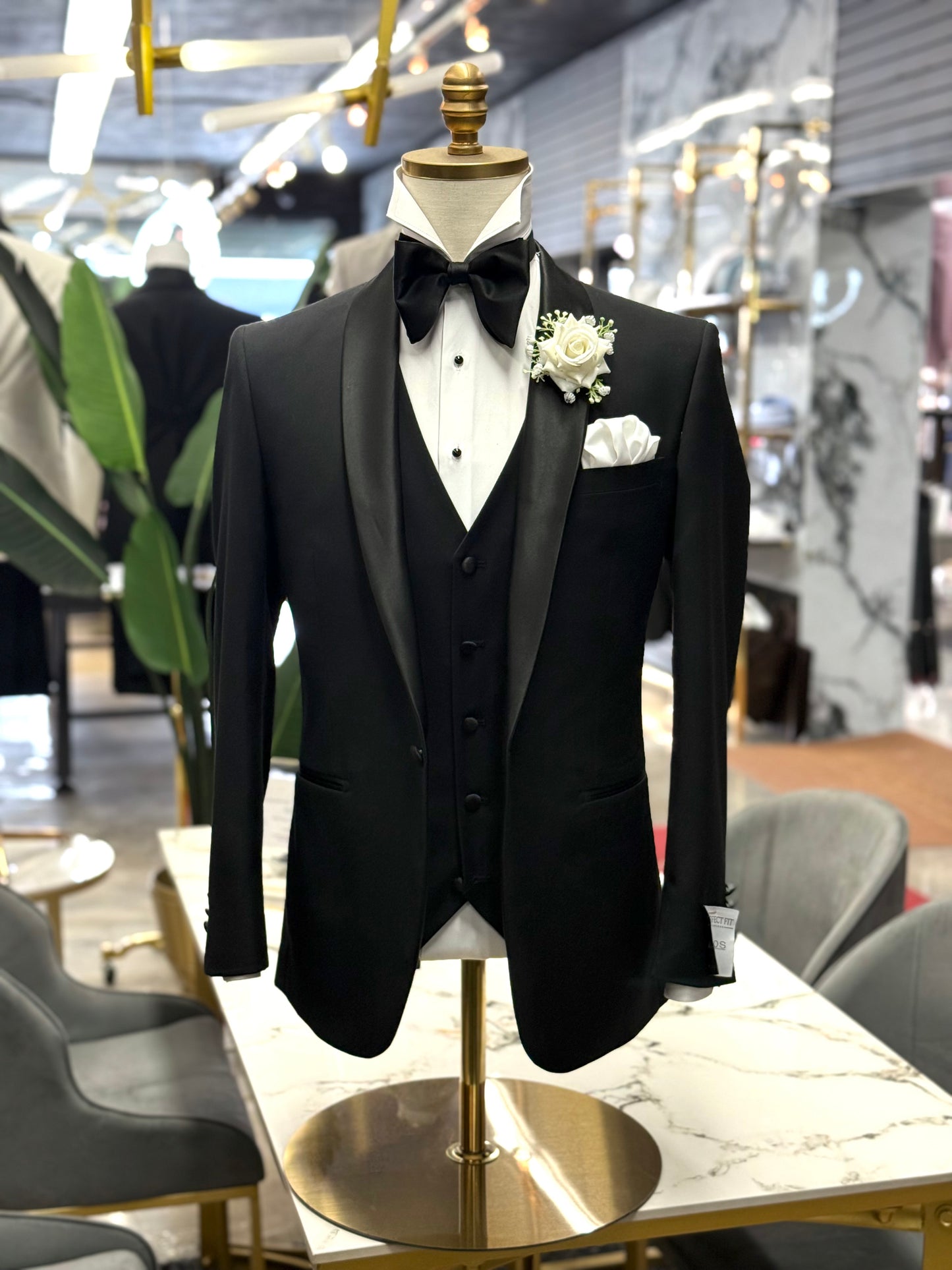 Essential Shawl Lapel Black Tuxedo