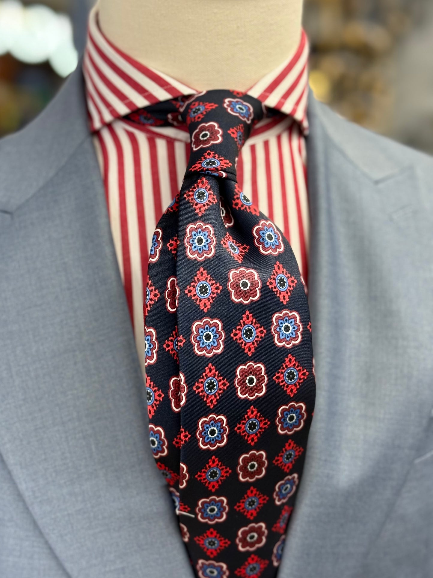 Necktie Medallion Red & Navy