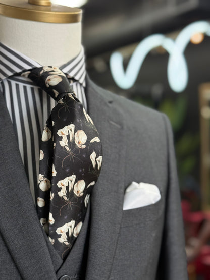 Necktie Floral Black & Ivory