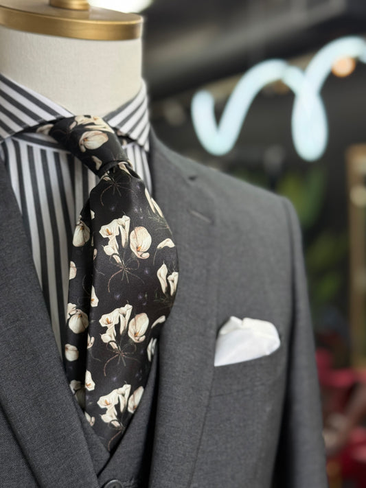 Necktie Floral Black & Ivory