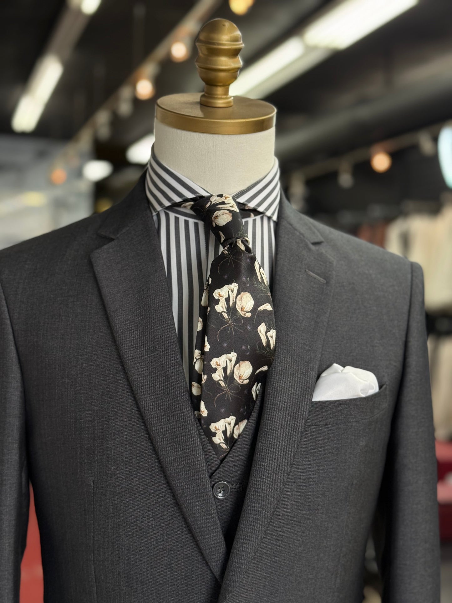 Necktie Floral Black & Ivory