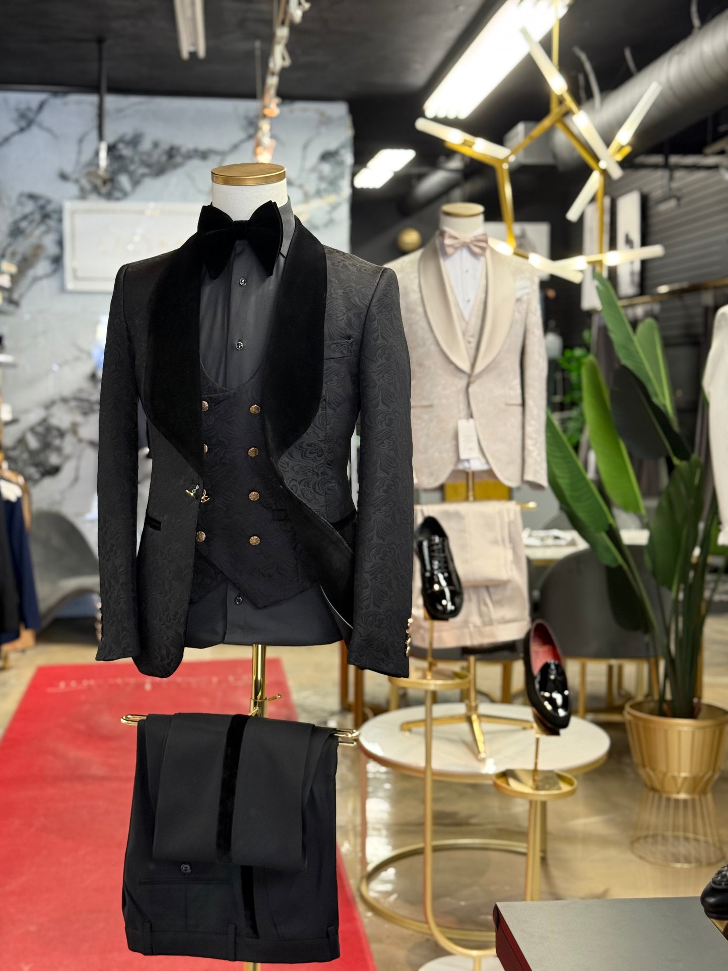 Black Jacquard Shawl Lapel Tuxedo