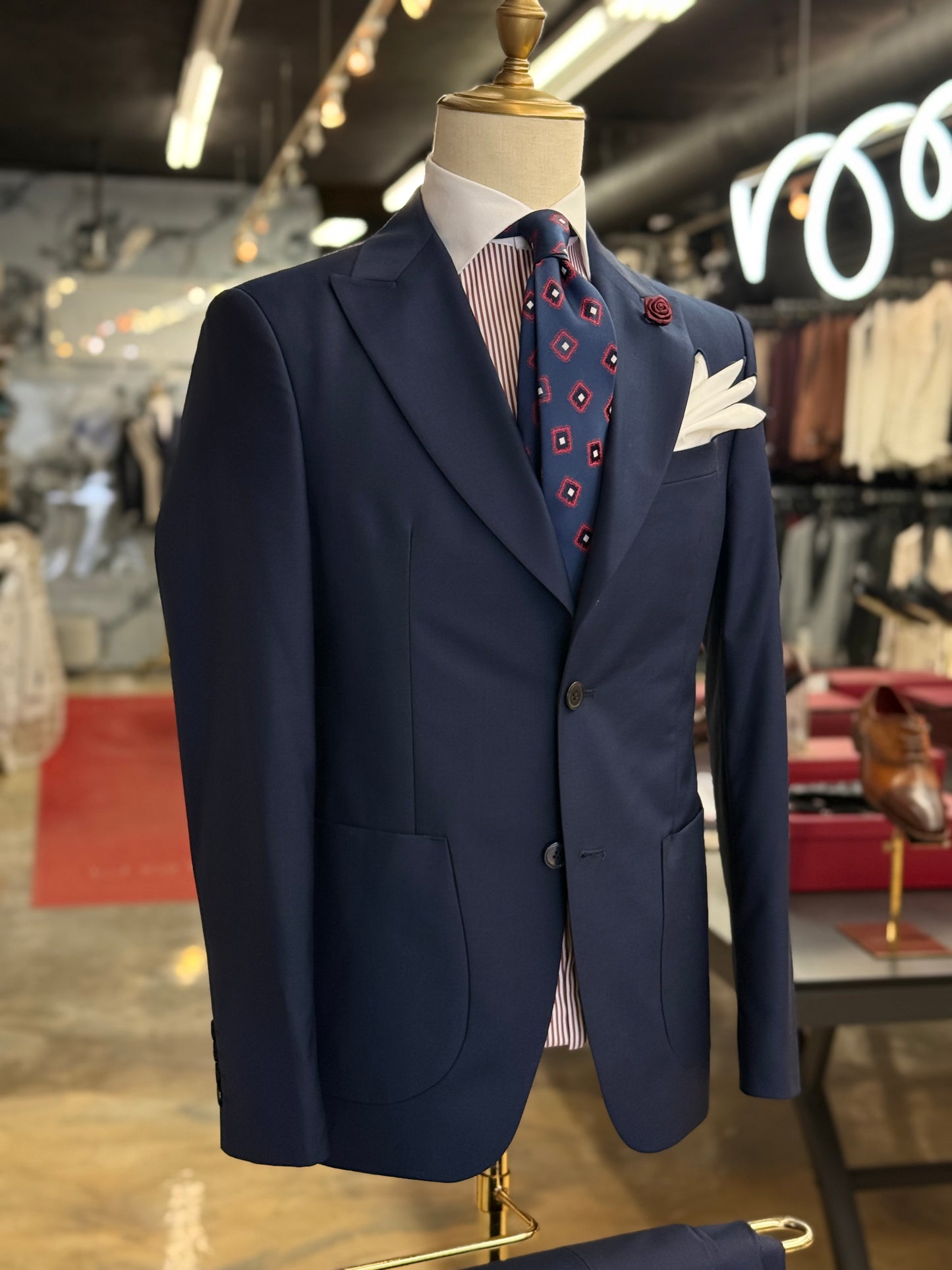 Navy Blue Two Pieces Wide Peak Lapel Suit Patch Pockets