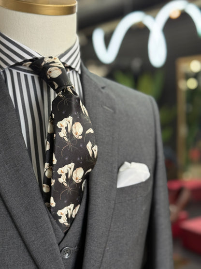 Necktie Floral Black & Ivory