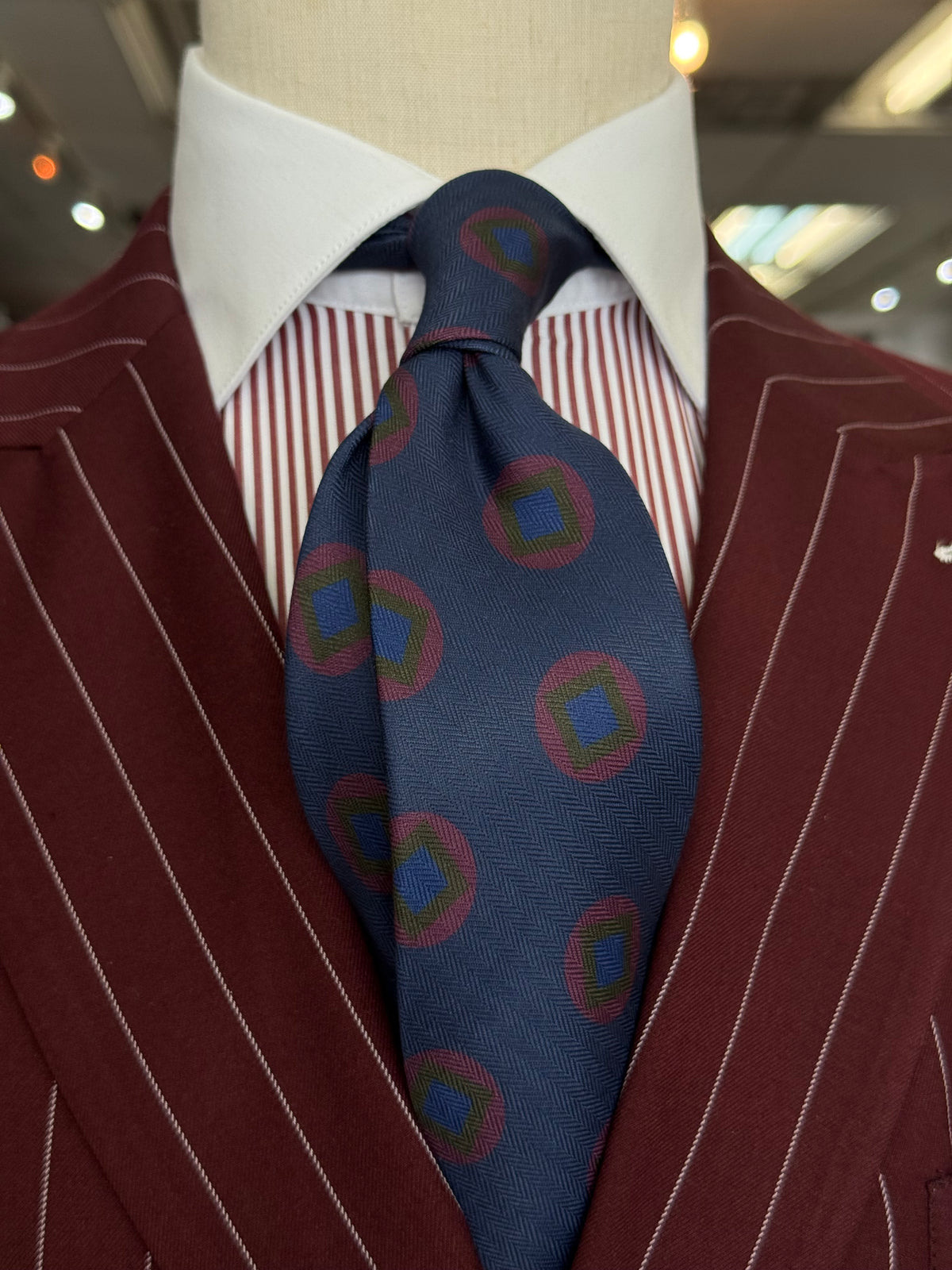 Necktie Big Medallion Navy & Burgundy