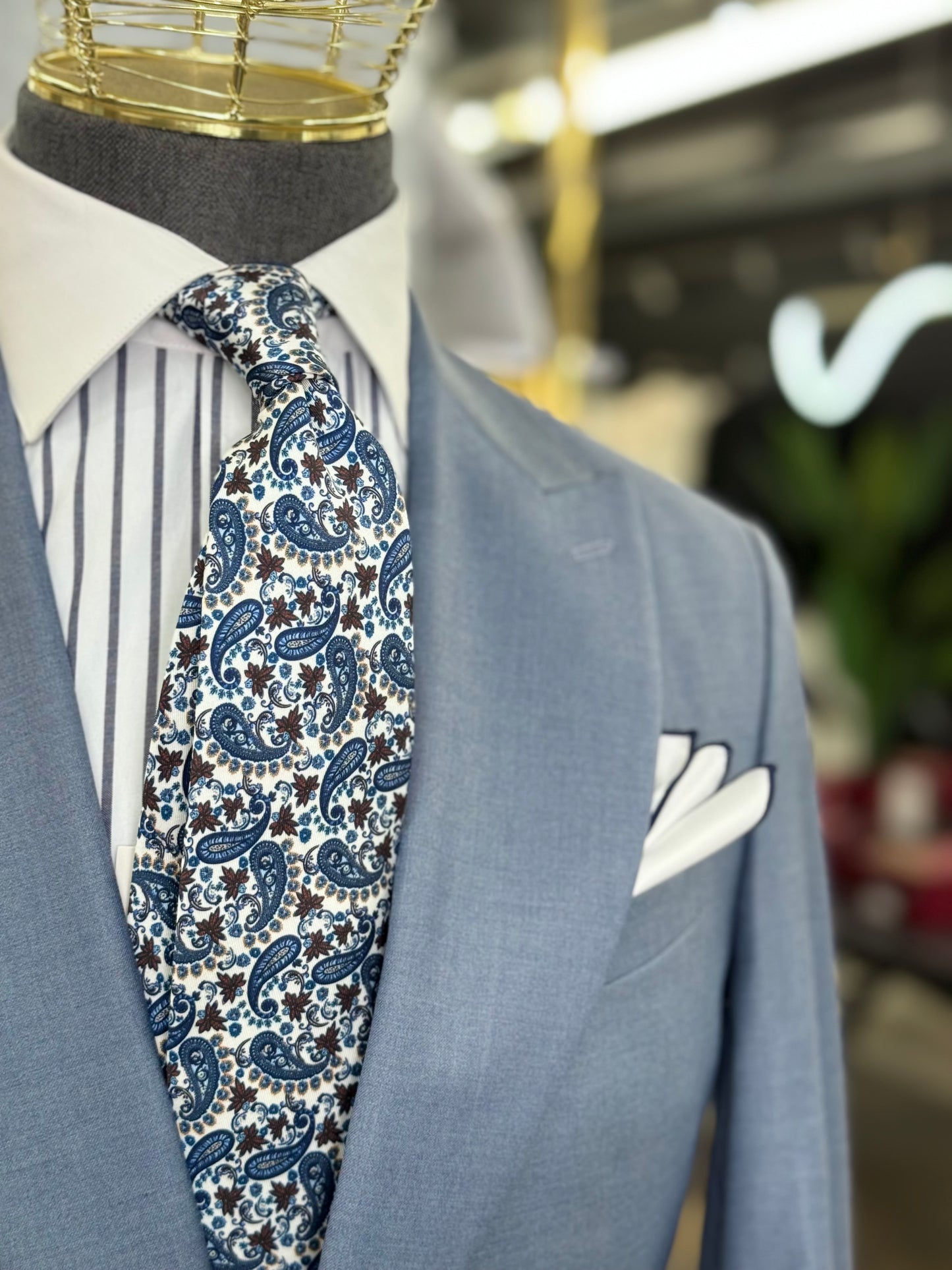 Necktie Mid Paisley White, Blue and Brown