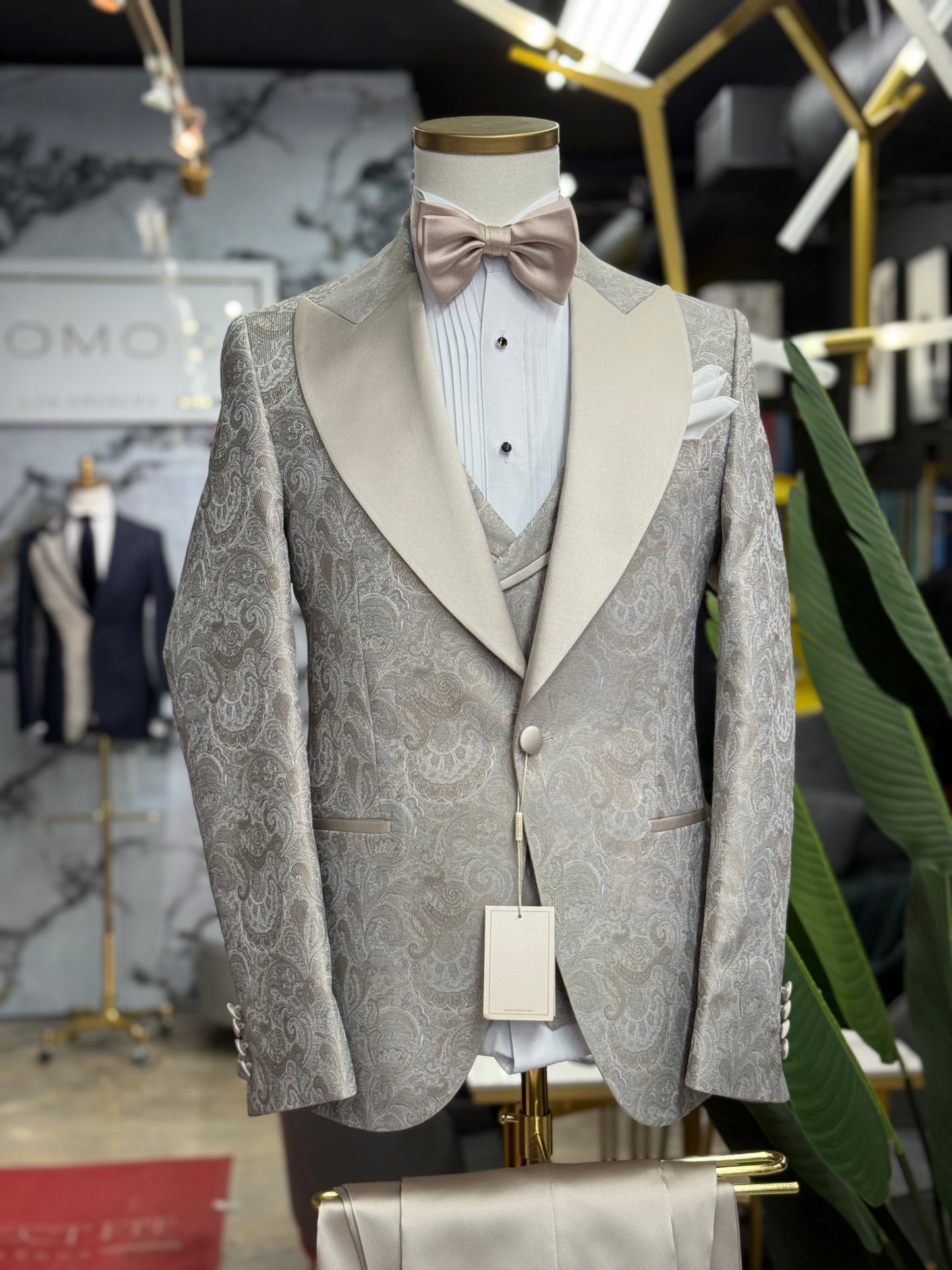 Champagne Peak Lapel Tuxedo