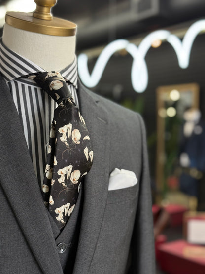 Necktie Floral Black & Ivory