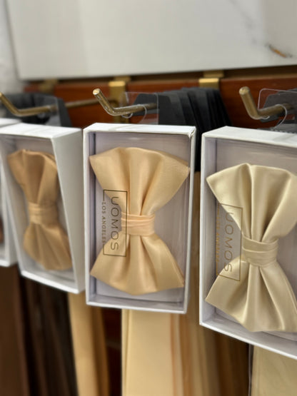 Butter Champagne Bow tie & Pocket Square set.