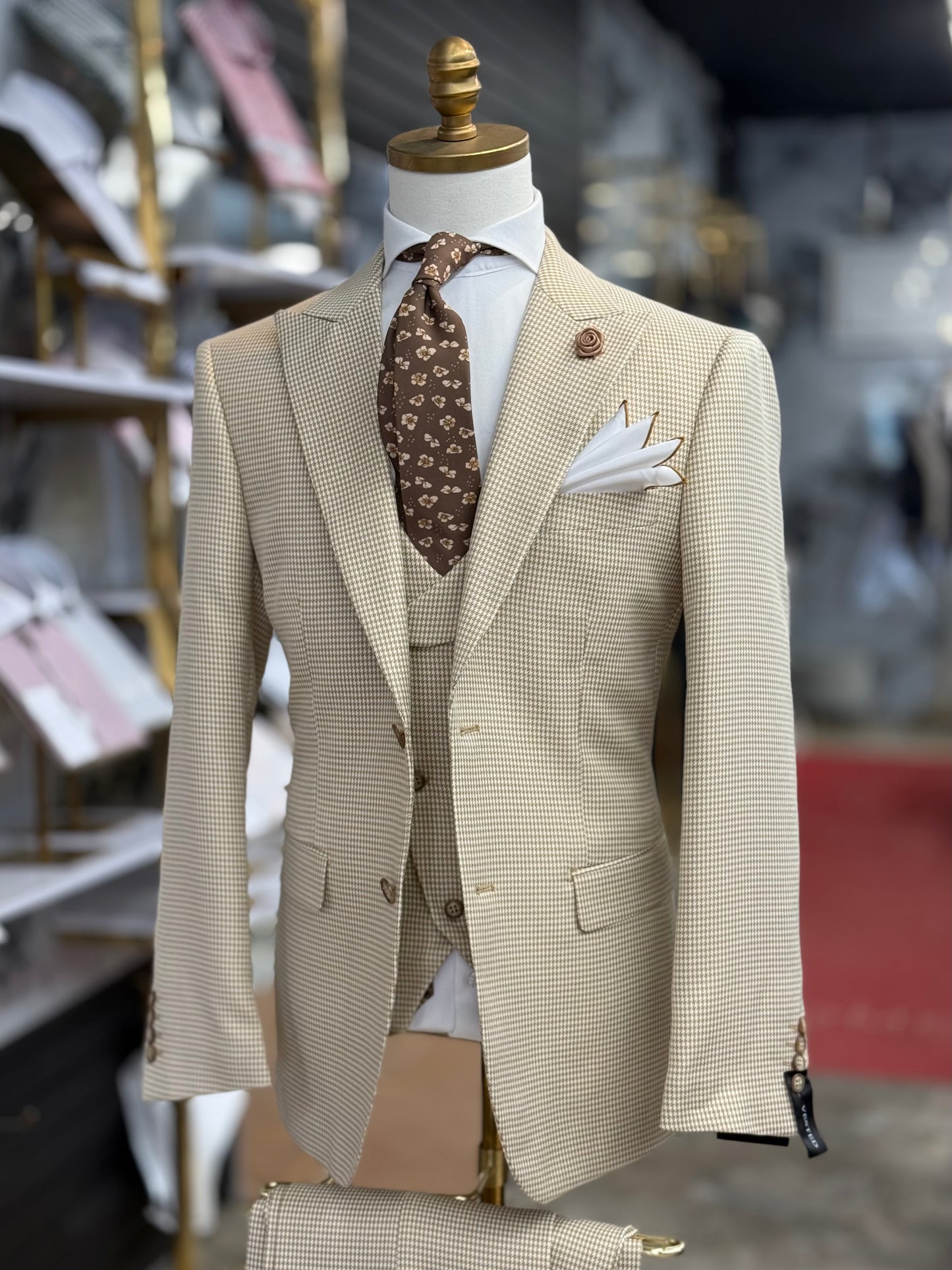 Vanilla Cream Micro Houndstooth Wide Peak Lapel Suit