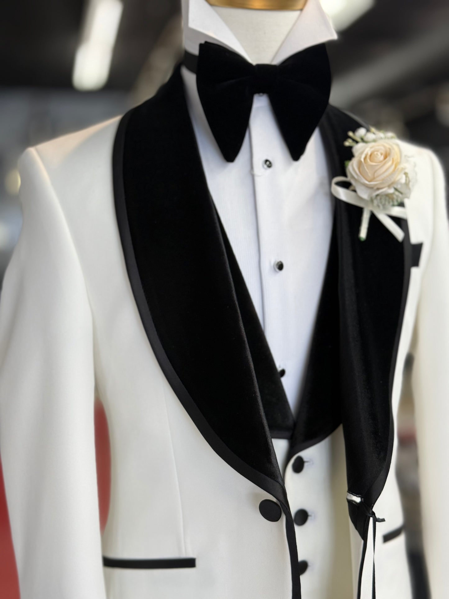 Off White Shawl Lapel Velvet Edition