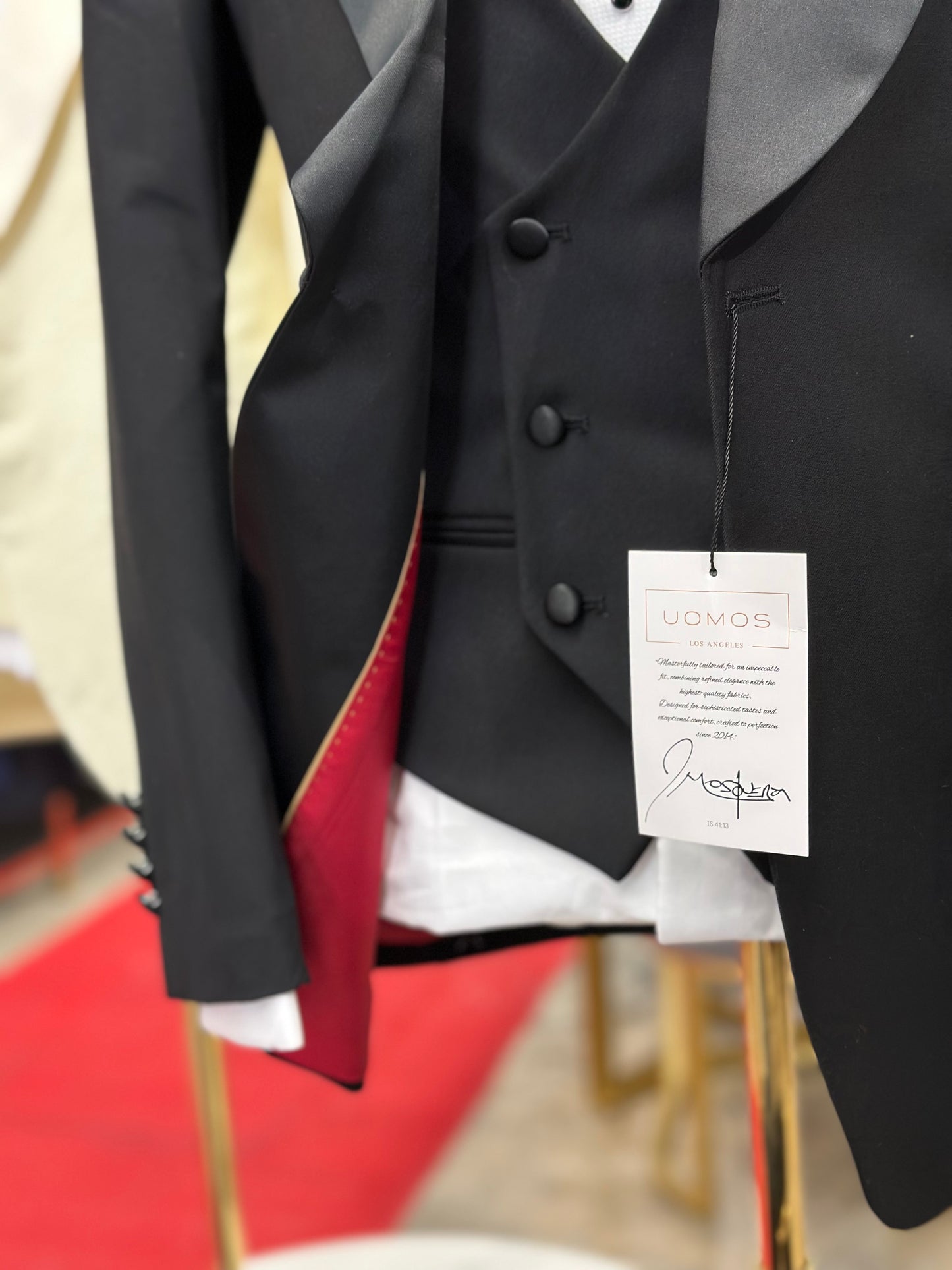 Wide Shawl Lapel Black Tuxedo Uomos