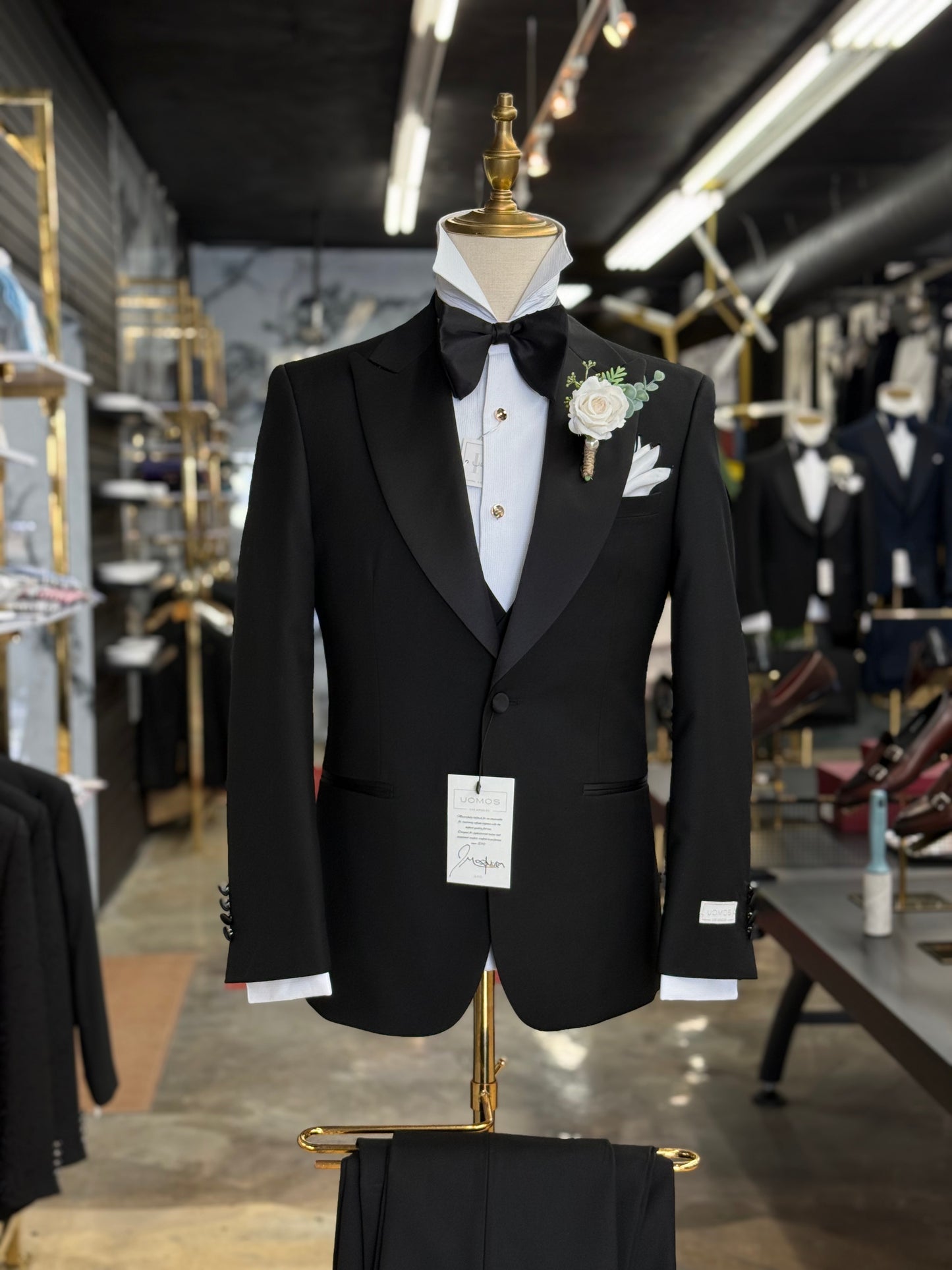 Wide Peak Lapel Black Tuxedo Uomos