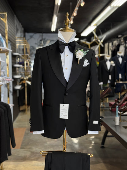 Wide Peak Lapel Black Tuxedo Uomos