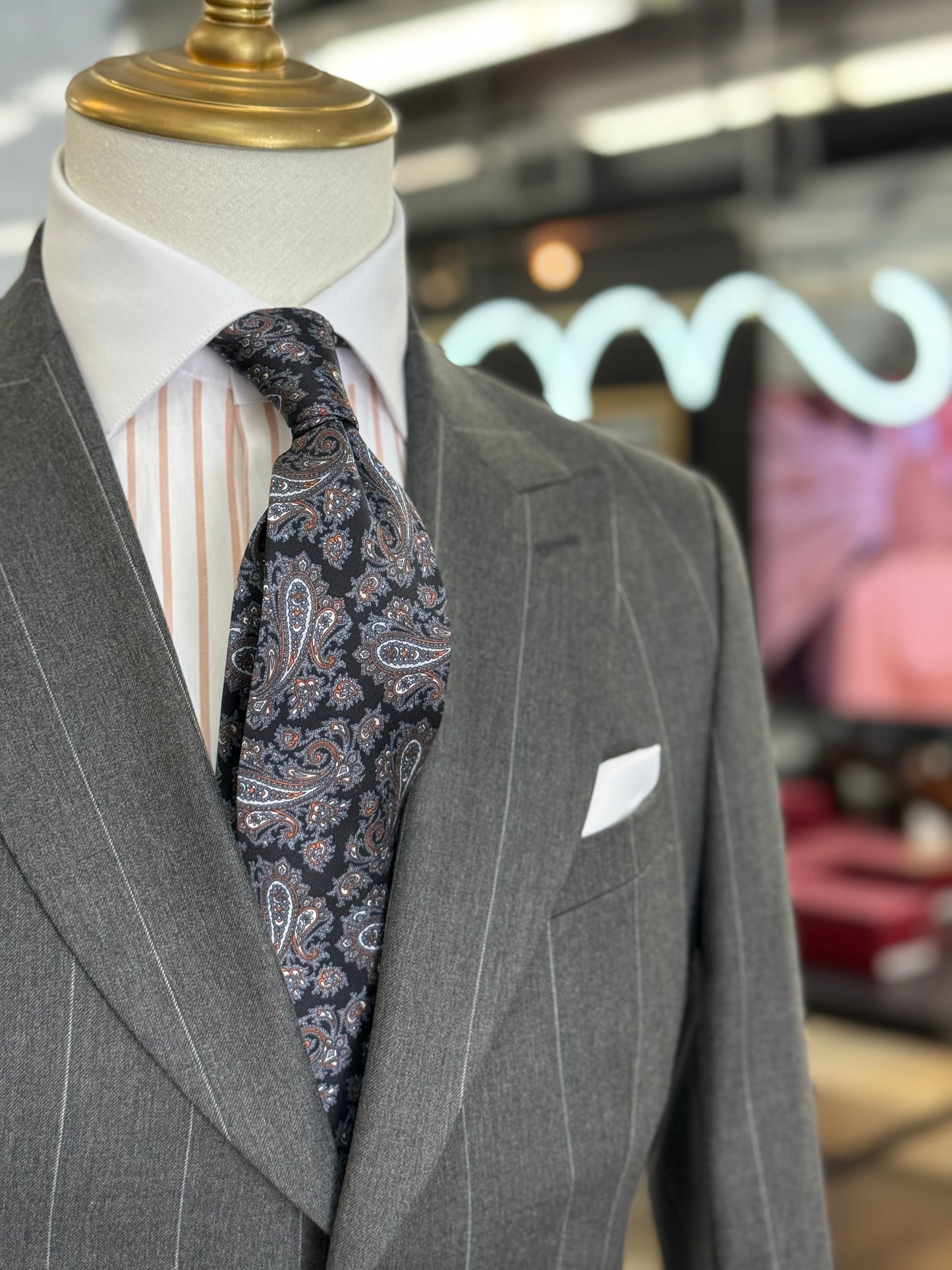 Necktie Mid Paisley Charcoal & Rust