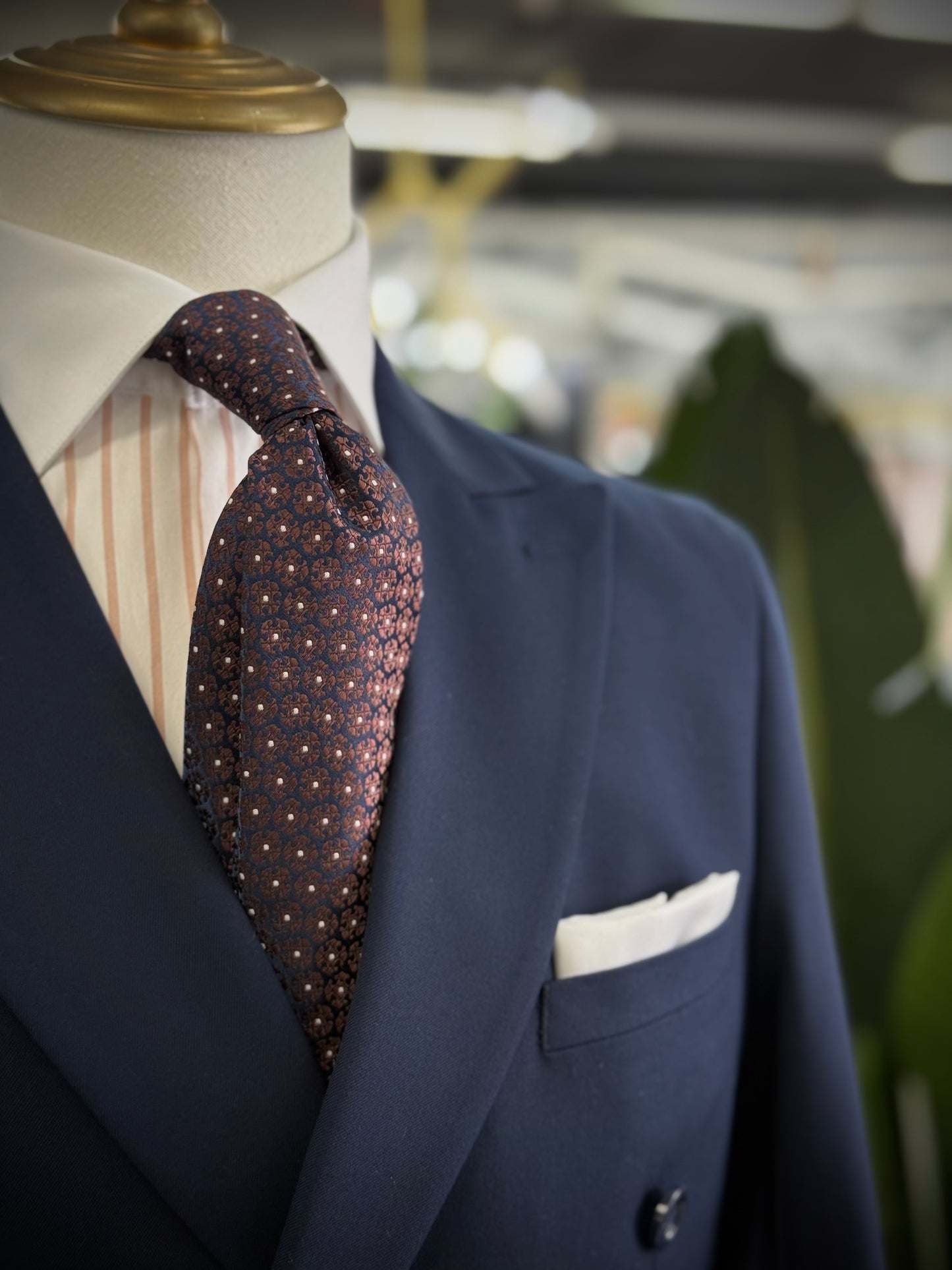 Necktie Navy & Chocolate Medallion