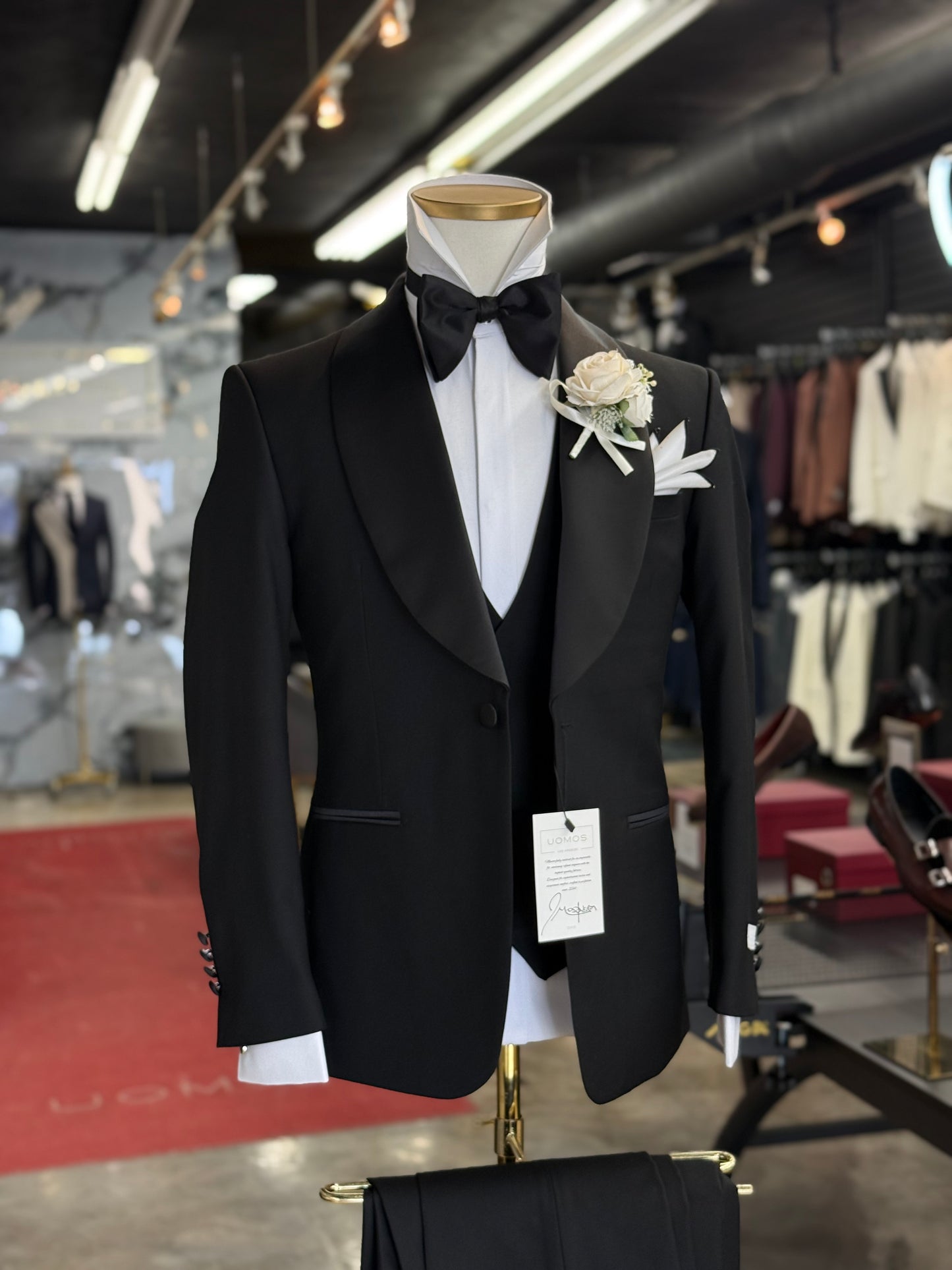 Wide Shawl Lapel Black Tuxedo Uomos